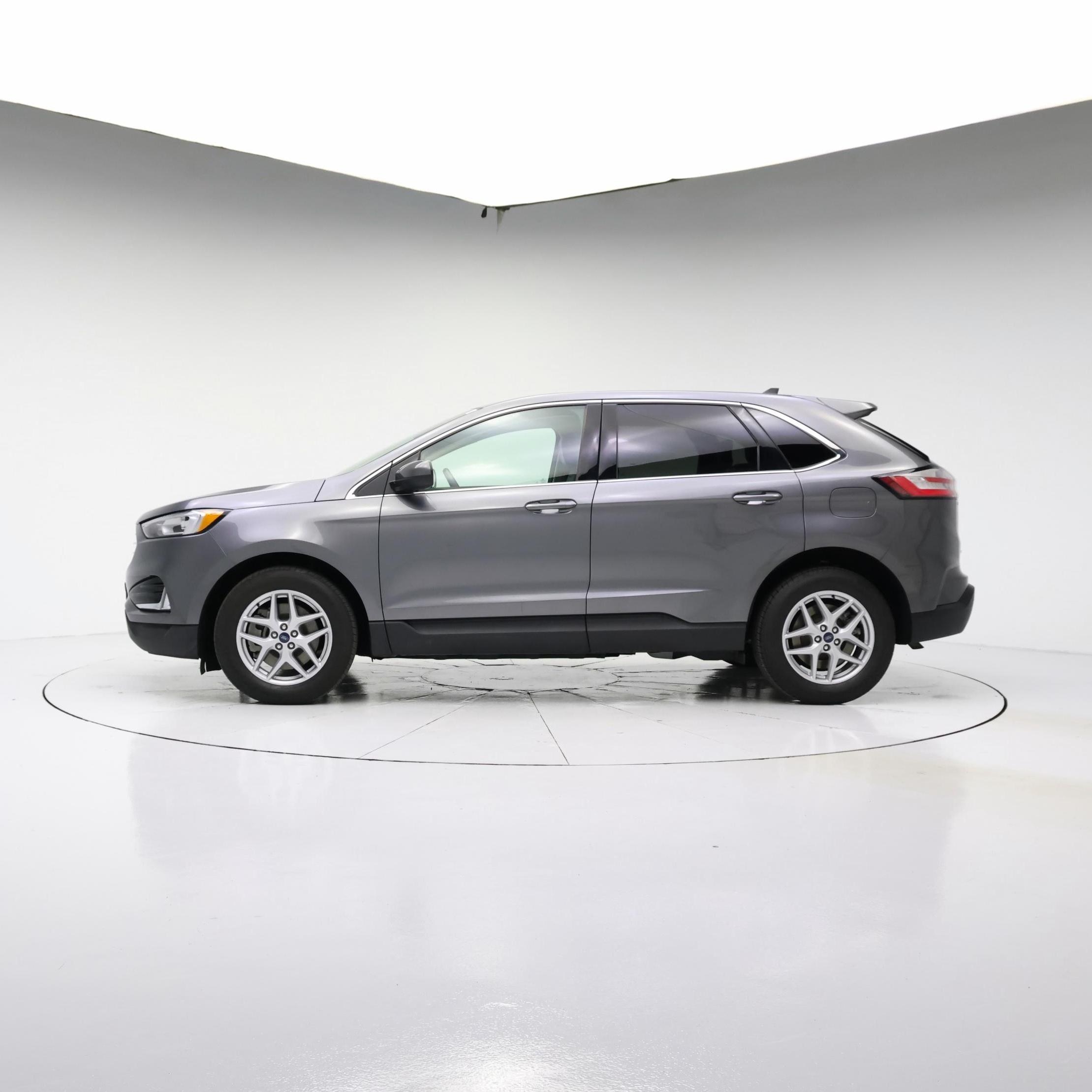 Thumbnail: 2021 Ford Edge - 3