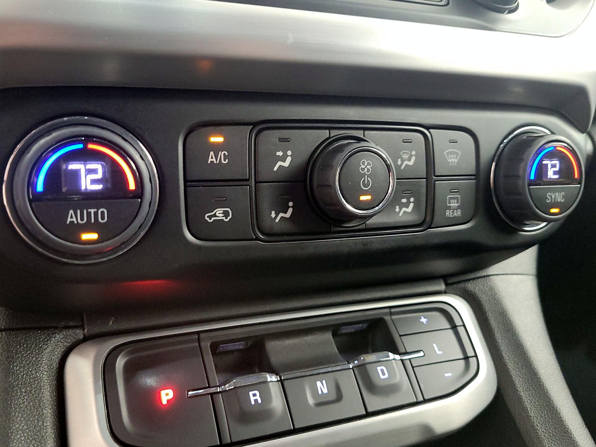 Thumbnail: 2023 GMC Acadia - 17