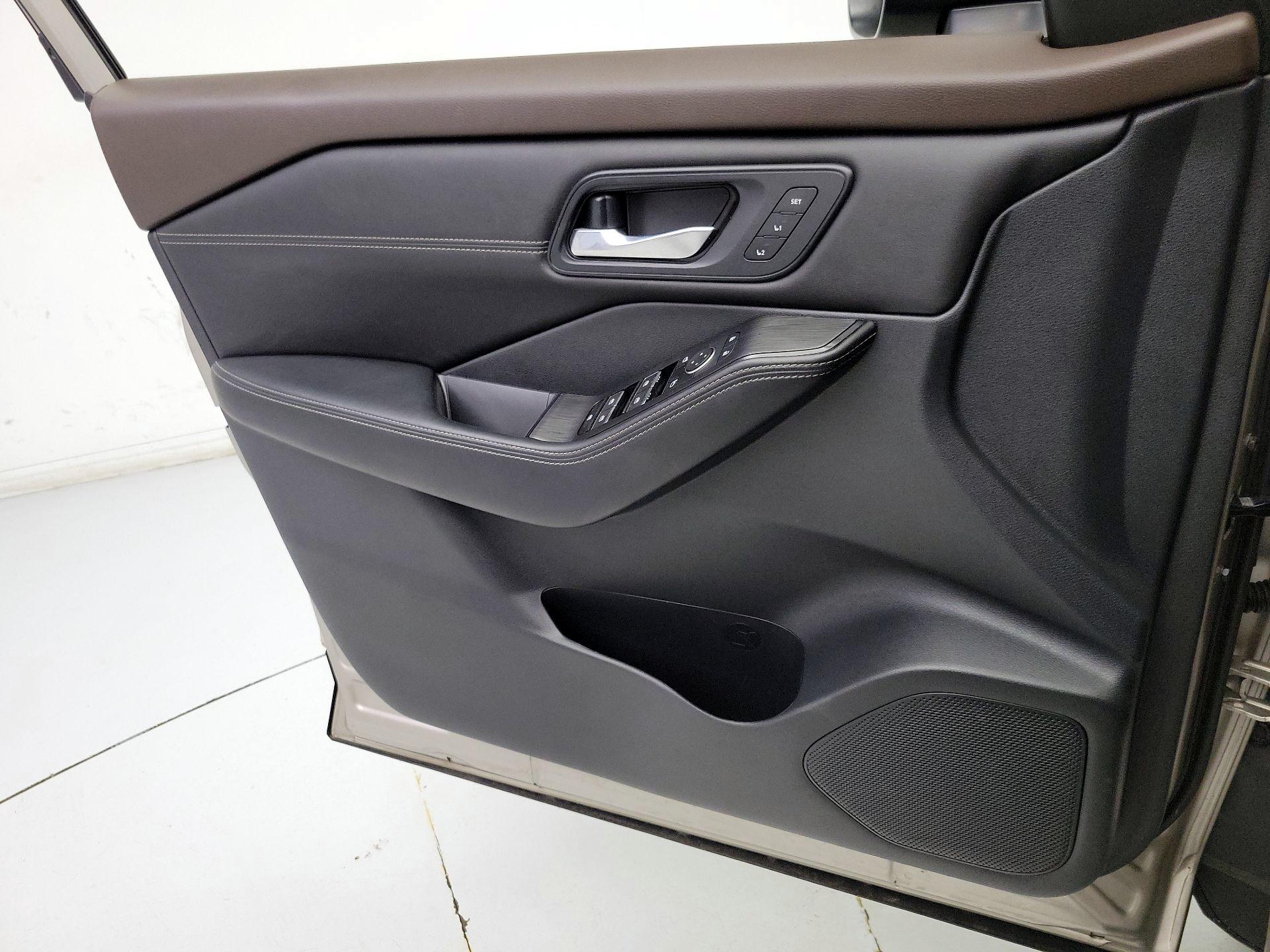 Thumbnail: 2023 Nissan Rogue - 12