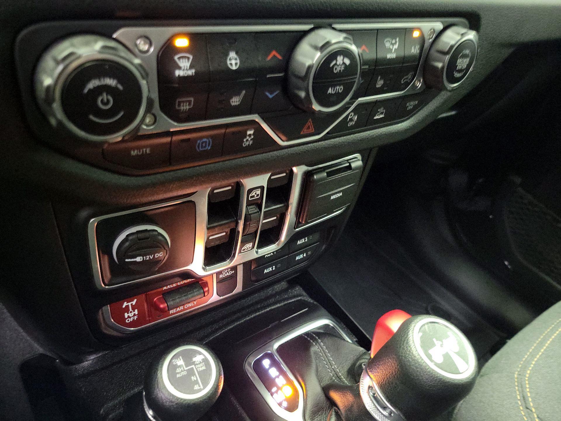 Thumbnail: 2024 Jeep Wrangler - 16