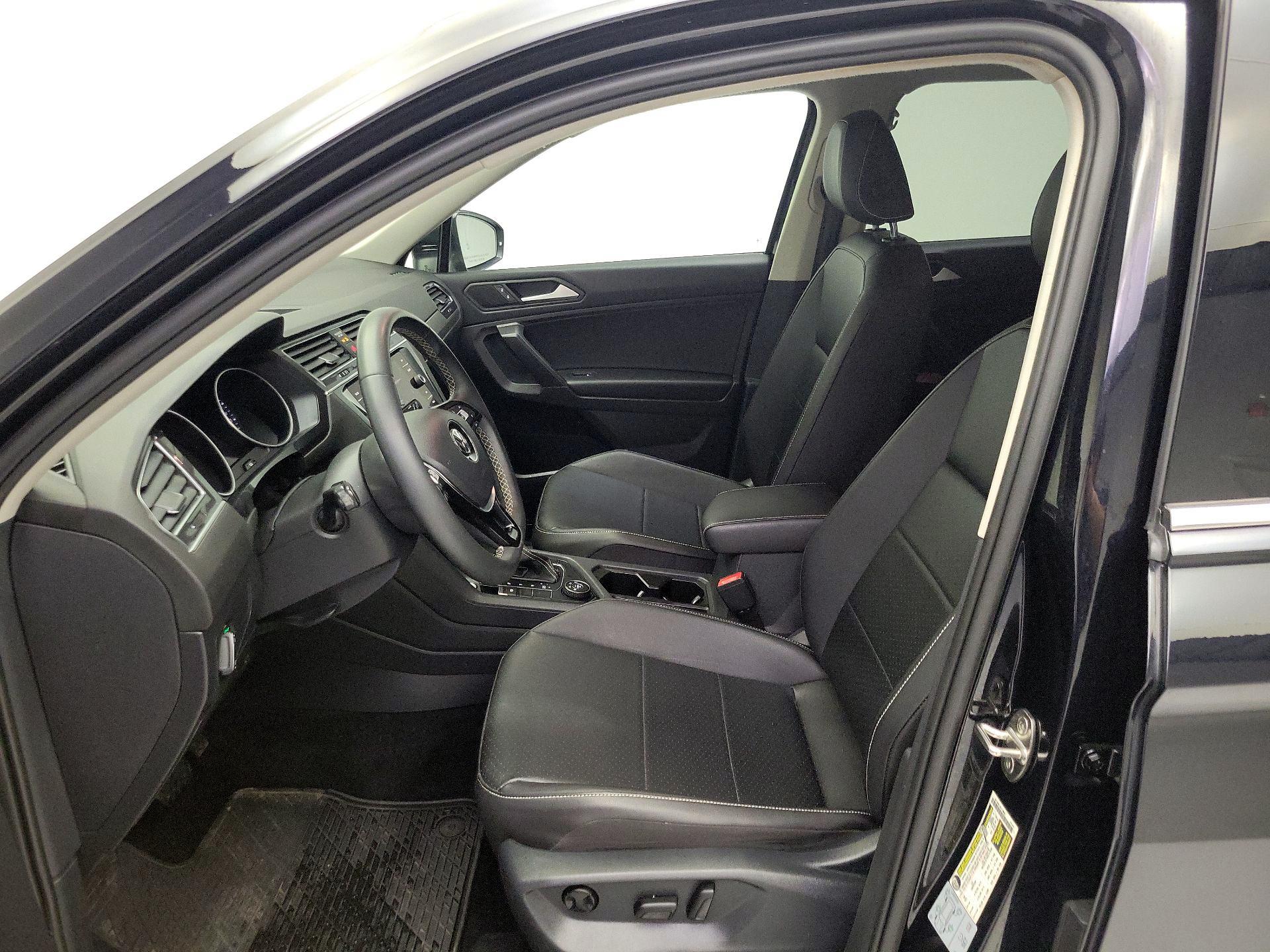 Thumbnail: 2021 Volkswagen Tiguan - 11