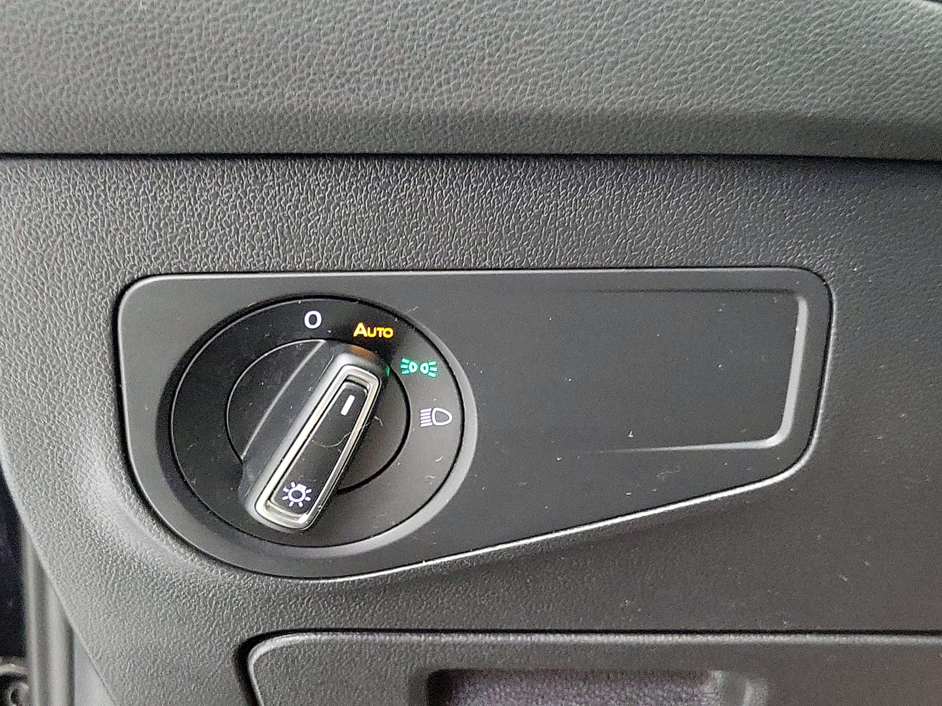 Thumbnail: 2021 Volkswagen Tiguan - 13