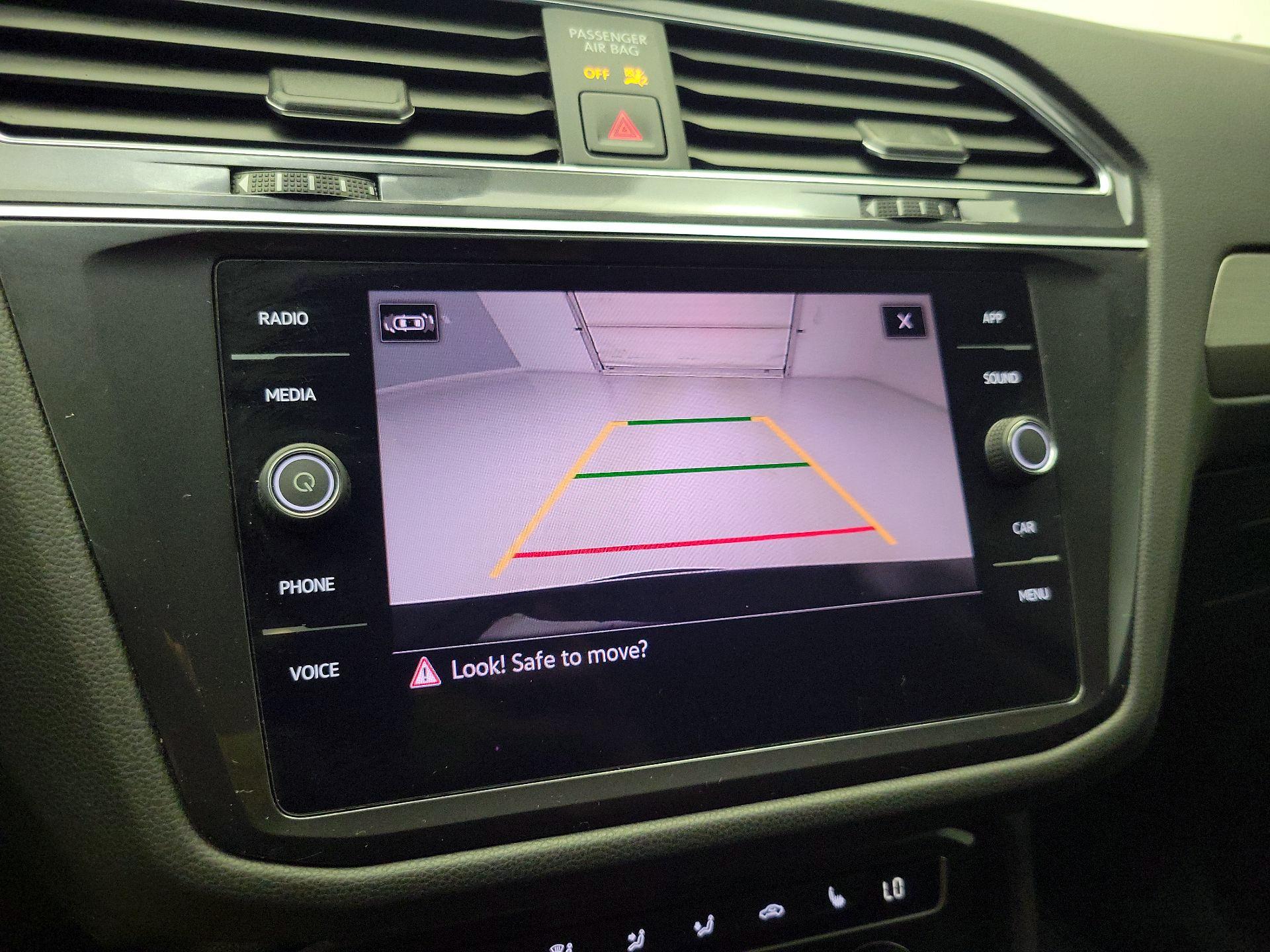 Thumbnail: 2021 Volkswagen Tiguan - 14