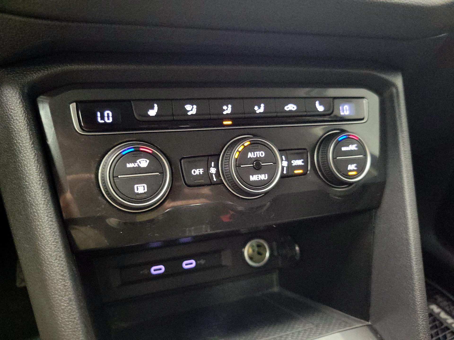 Thumbnail: 2021 Volkswagen Tiguan - 16