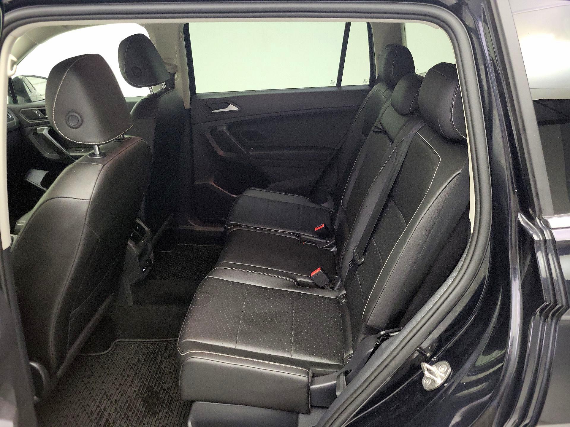 Thumbnail: 2021 Volkswagen Tiguan - 19