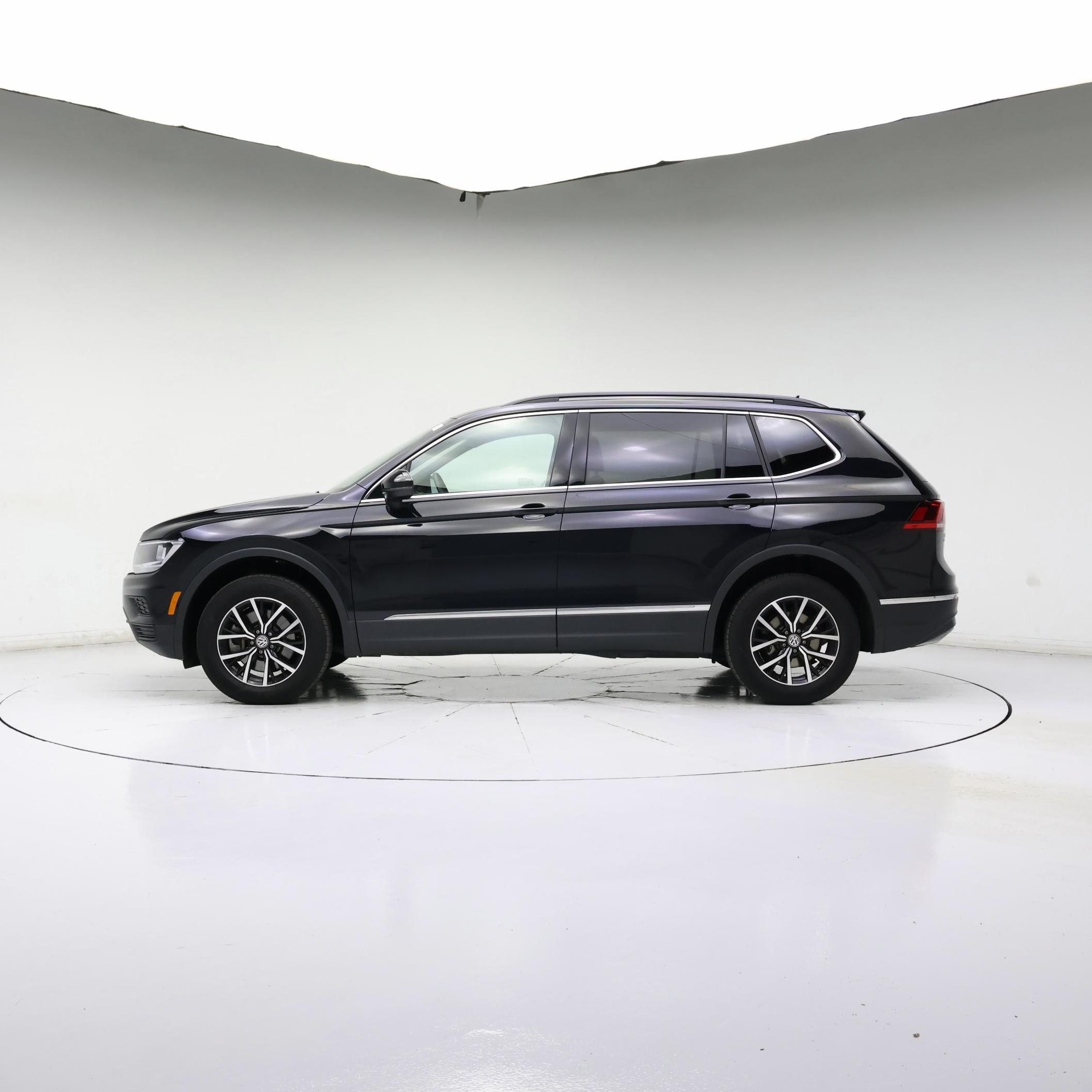 Thumbnail: 2021 Volkswagen Tiguan - 3
