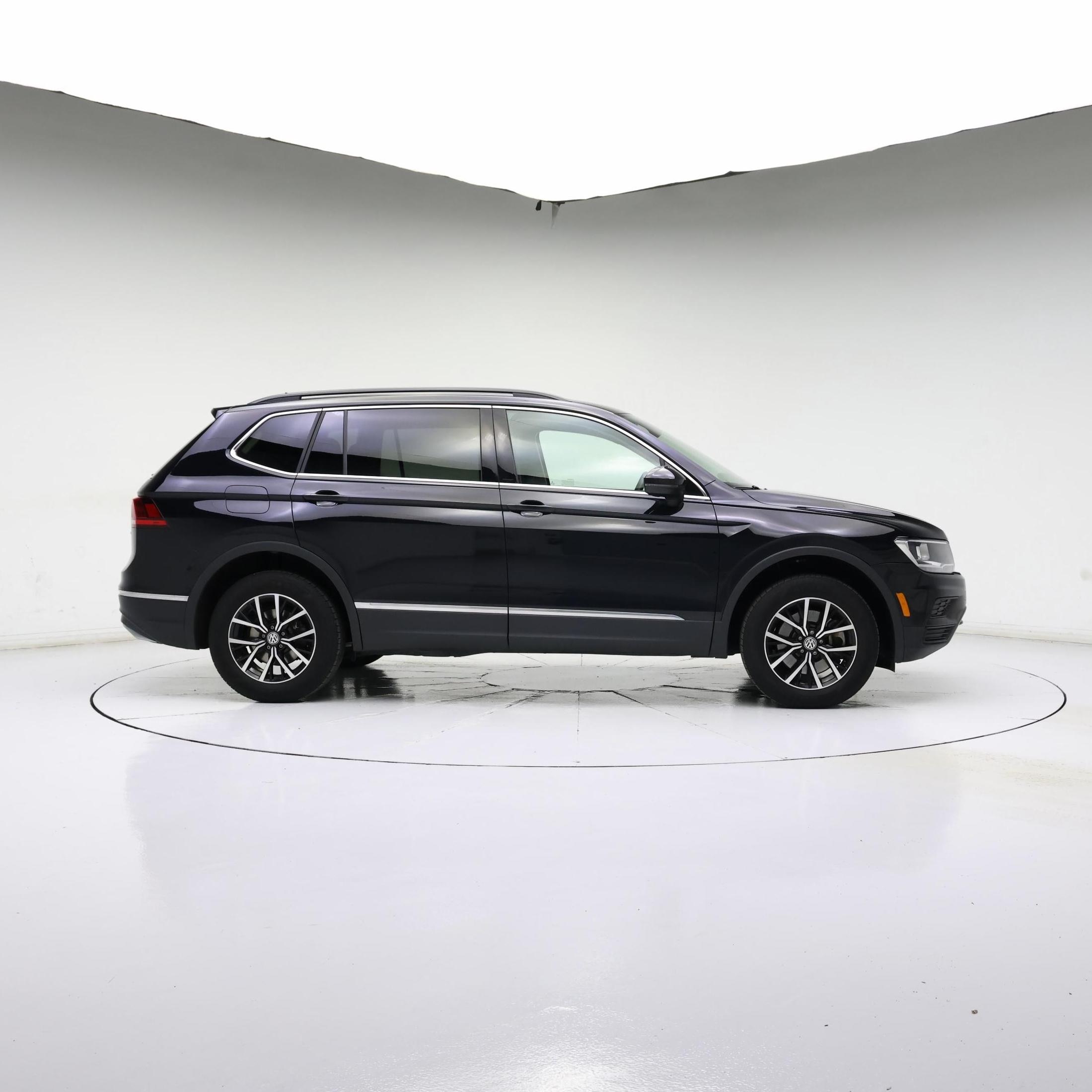 Thumbnail: 2021 Volkswagen Tiguan - 7