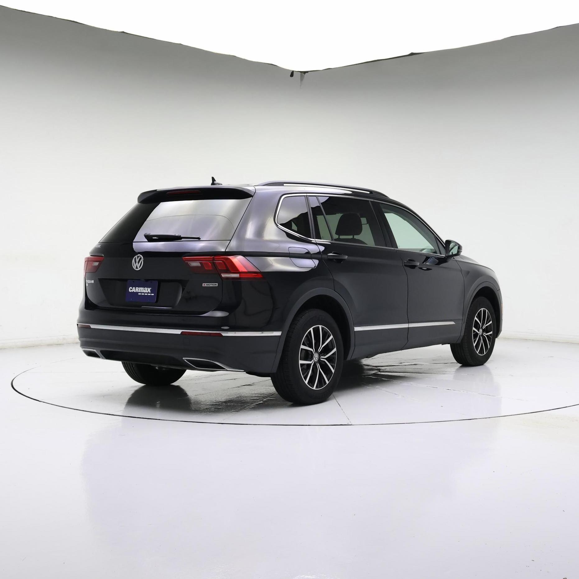 Thumbnail: 2021 Volkswagen Tiguan - 8