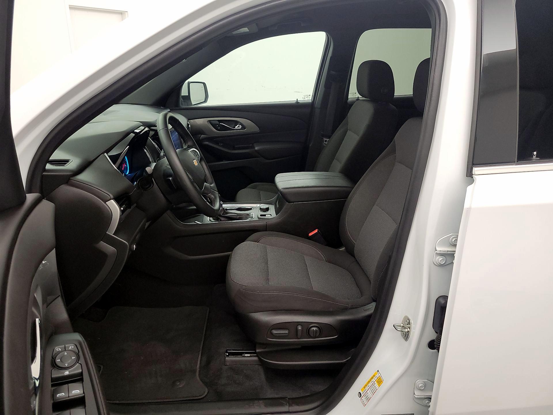 Thumbnail: 2023 Chevrolet Traverse - 11