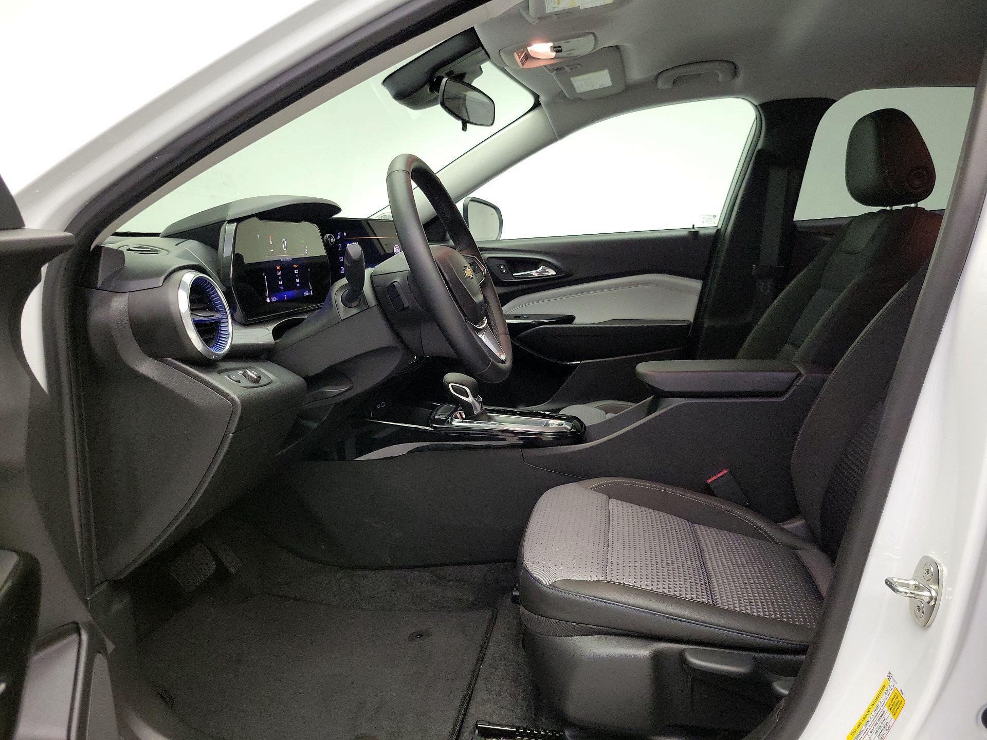 Thumbnail: 2024 Chevrolet Trax - 11