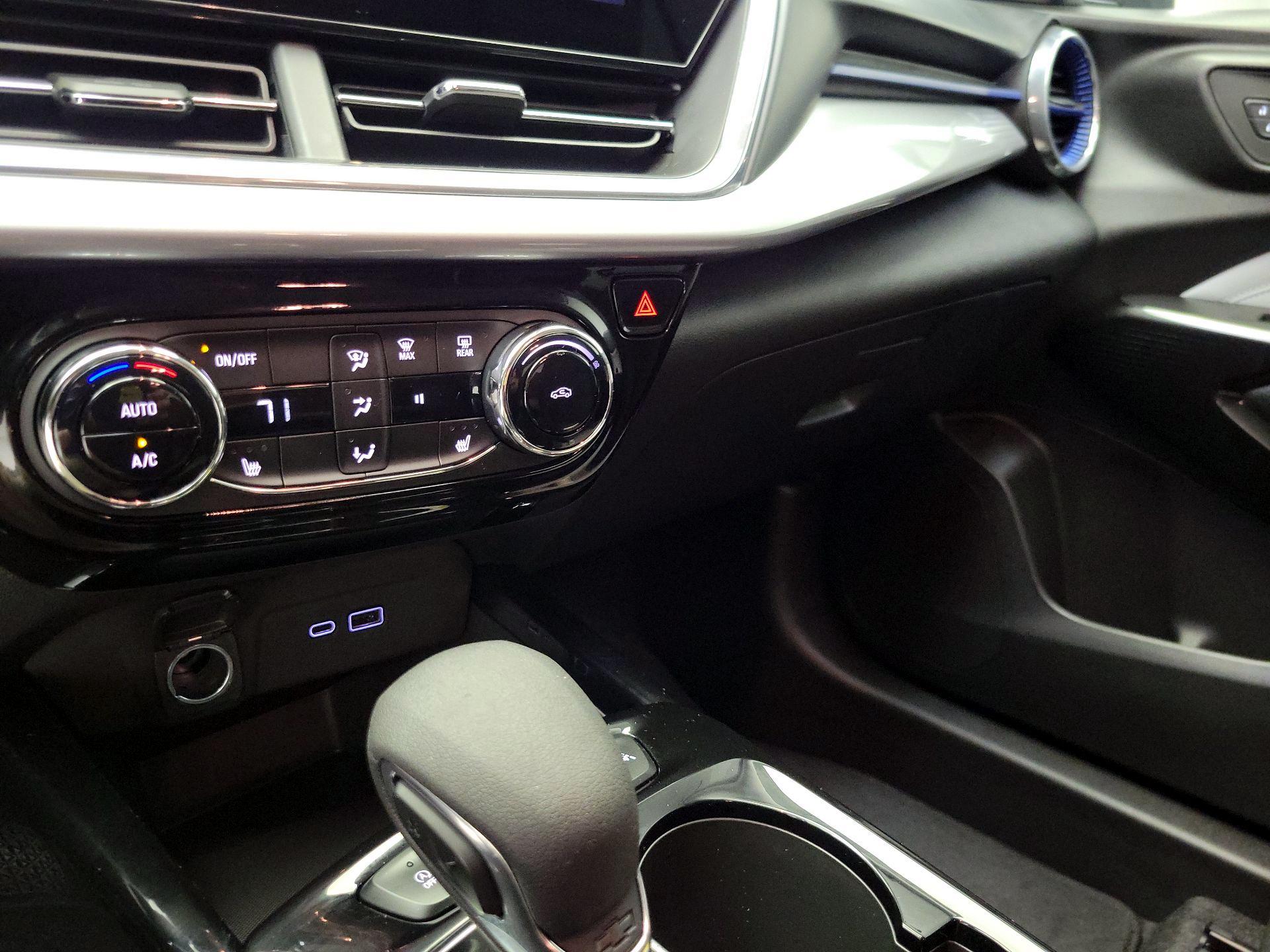 Thumbnail: 2024 Chevrolet Trax - 16