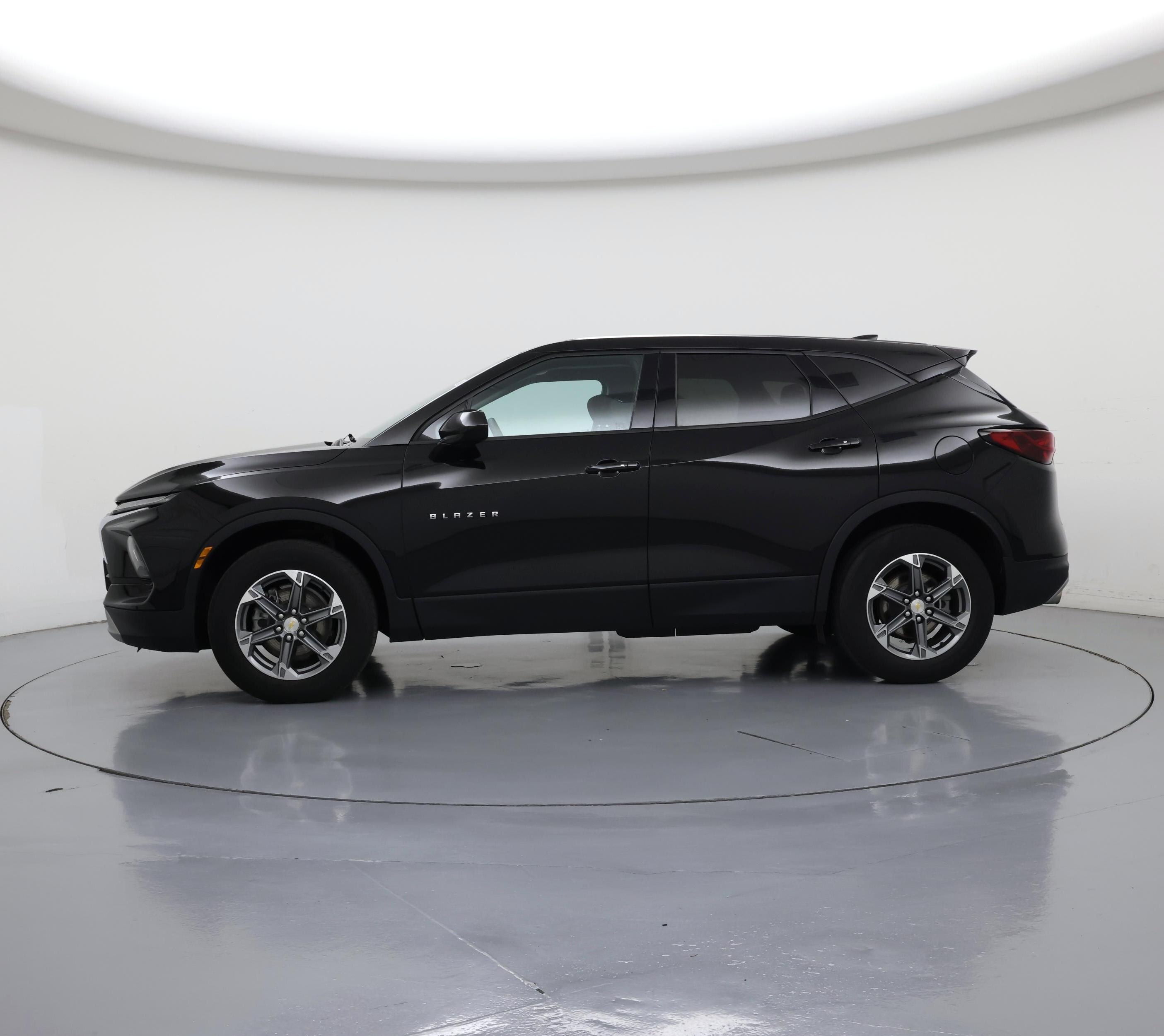Thumbnail: 2023 Chevrolet Blazer - 3