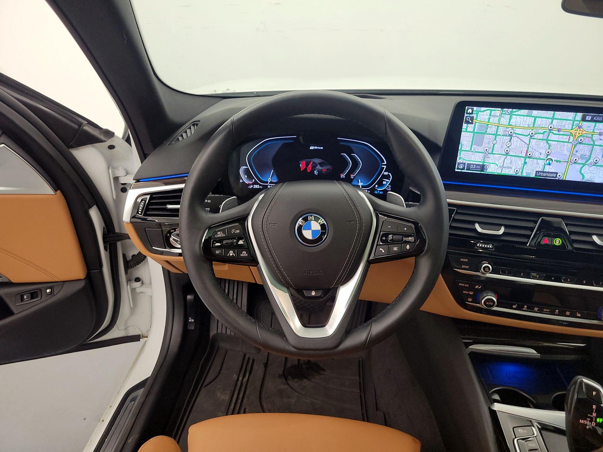 Thumbnail: 2023 BMW 5 Series - 10