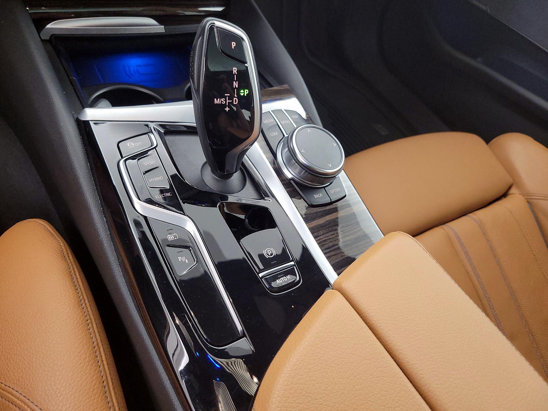 Thumbnail: 2023 BMW 5 Series - 18