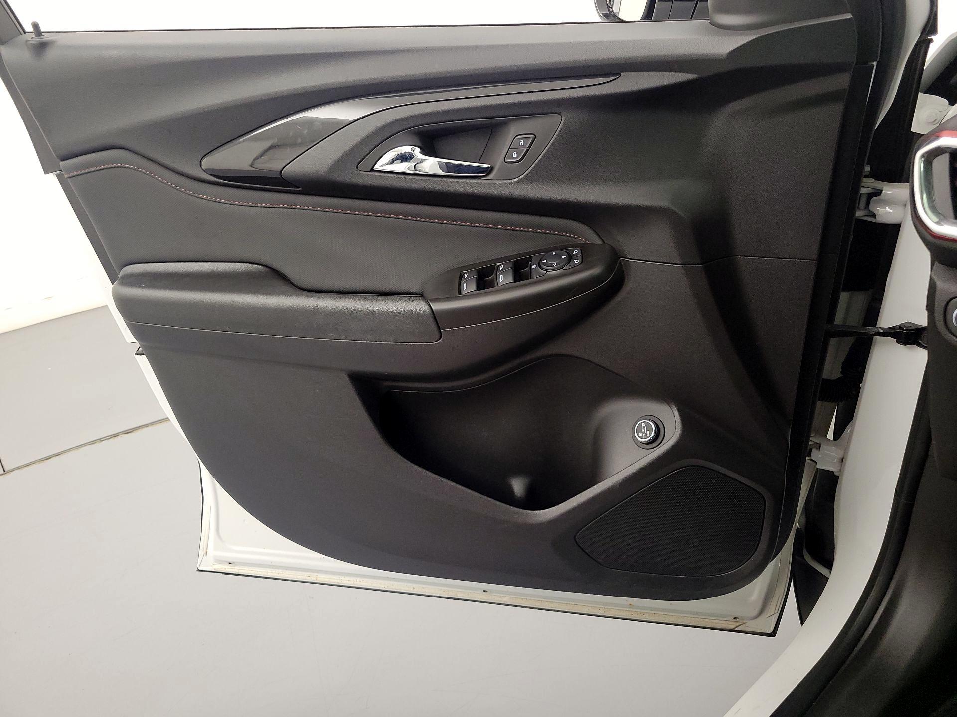 Thumbnail: 2023 Chevrolet TrailBlazer - 12