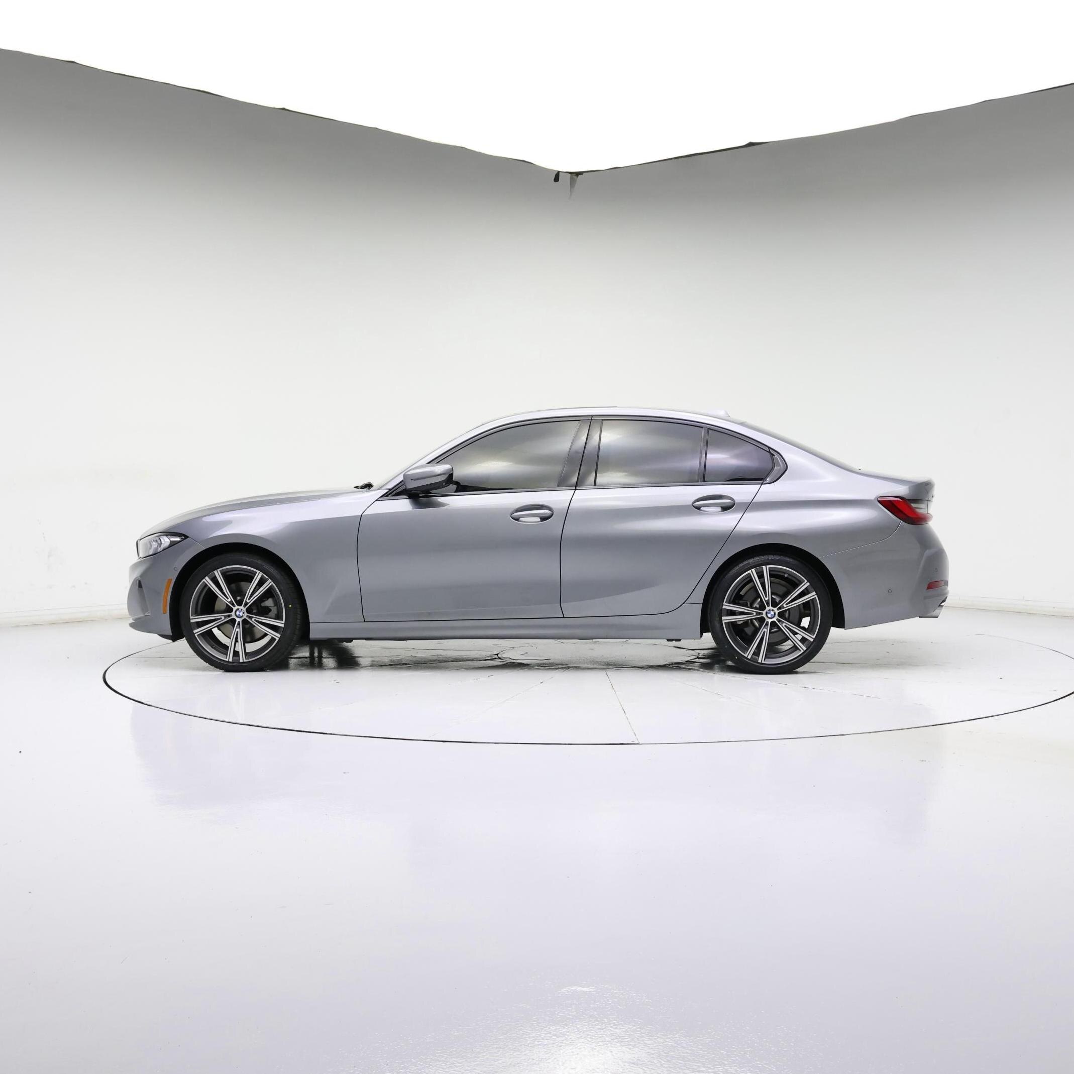 Thumbnail: 2023 BMW 3 Series - 3