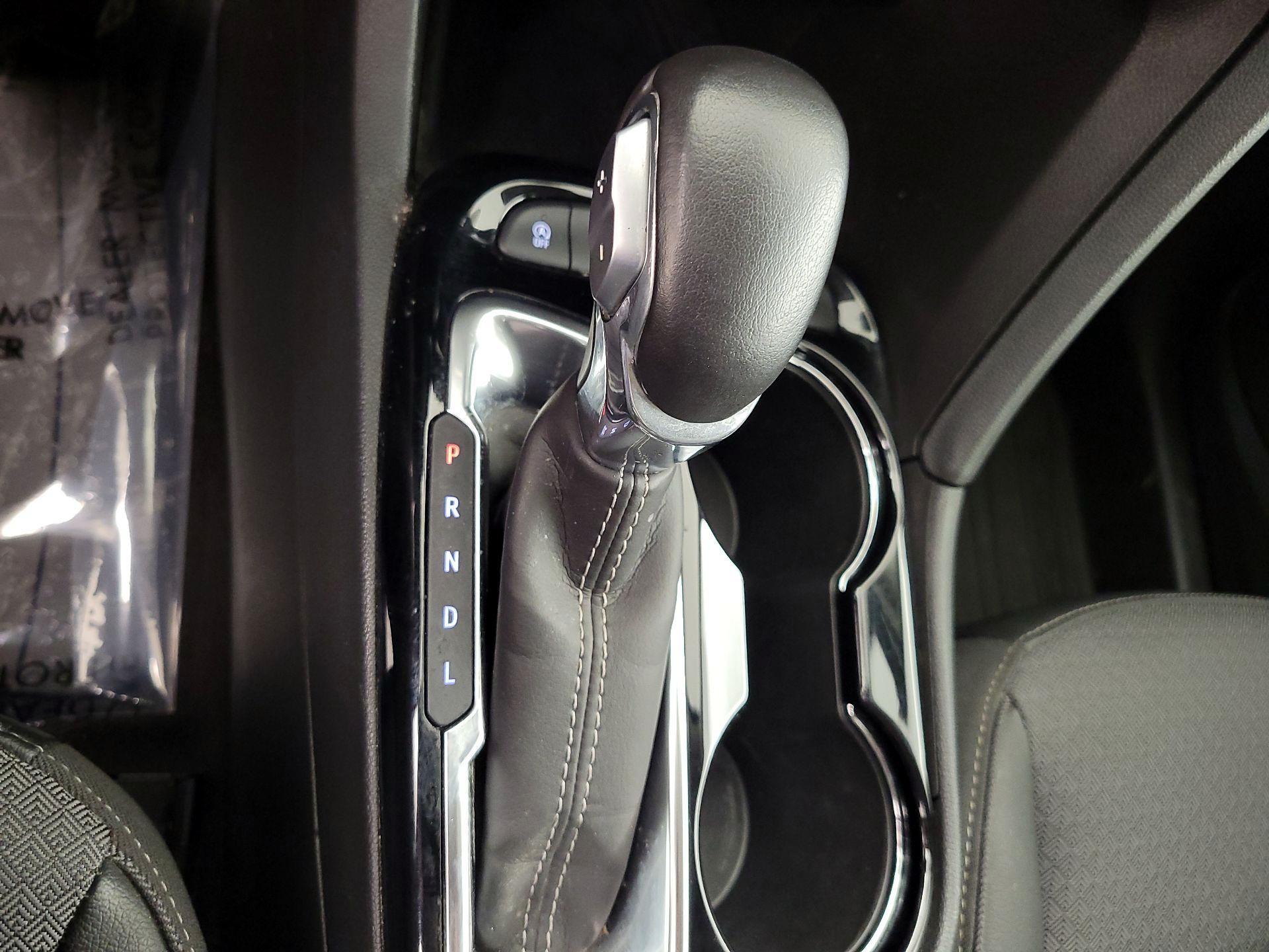 Thumbnail: 2022 Buick Encore GX - 17