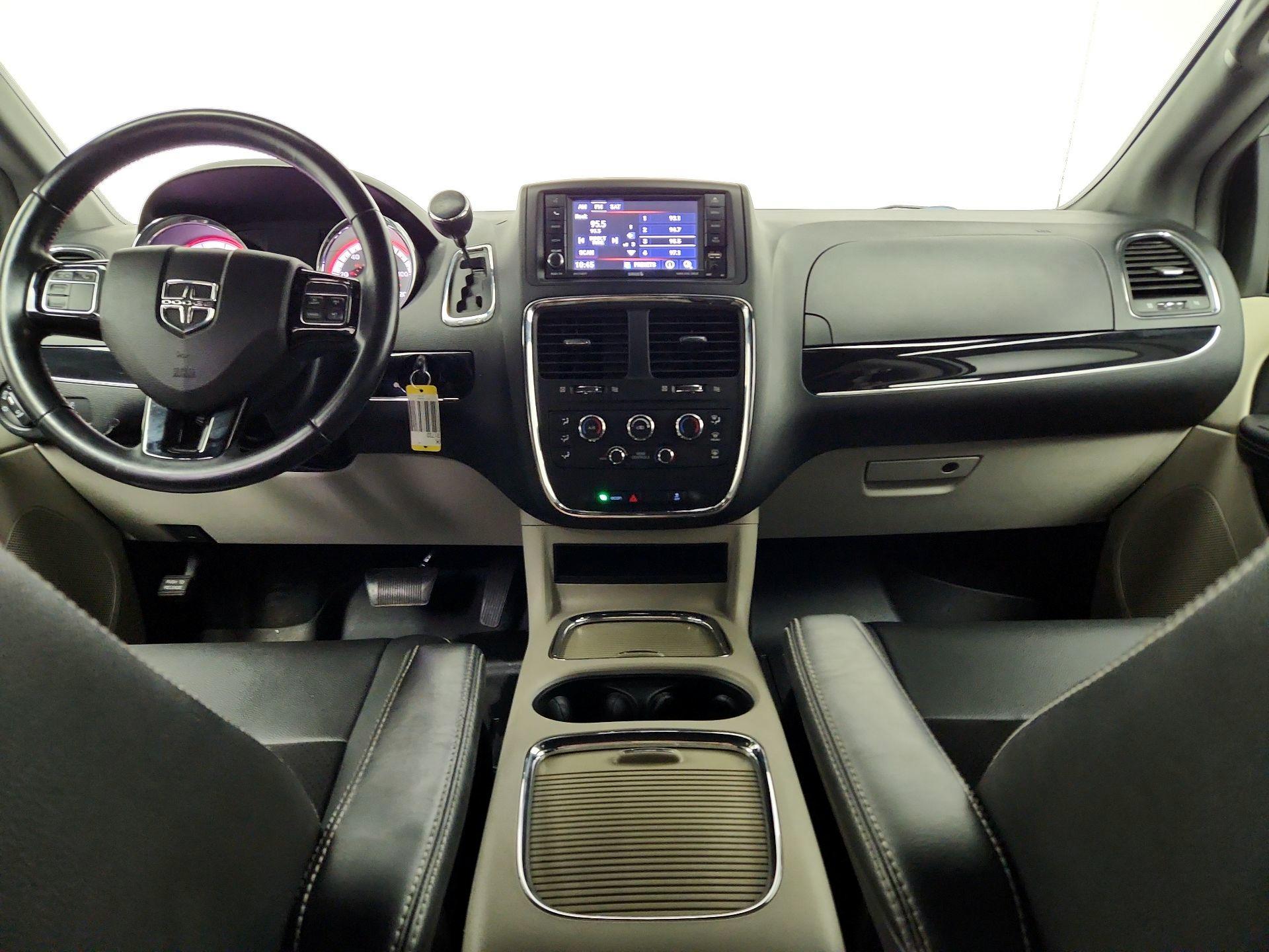 Thumbnail: 2019 Dodge Grand Caravan - 9