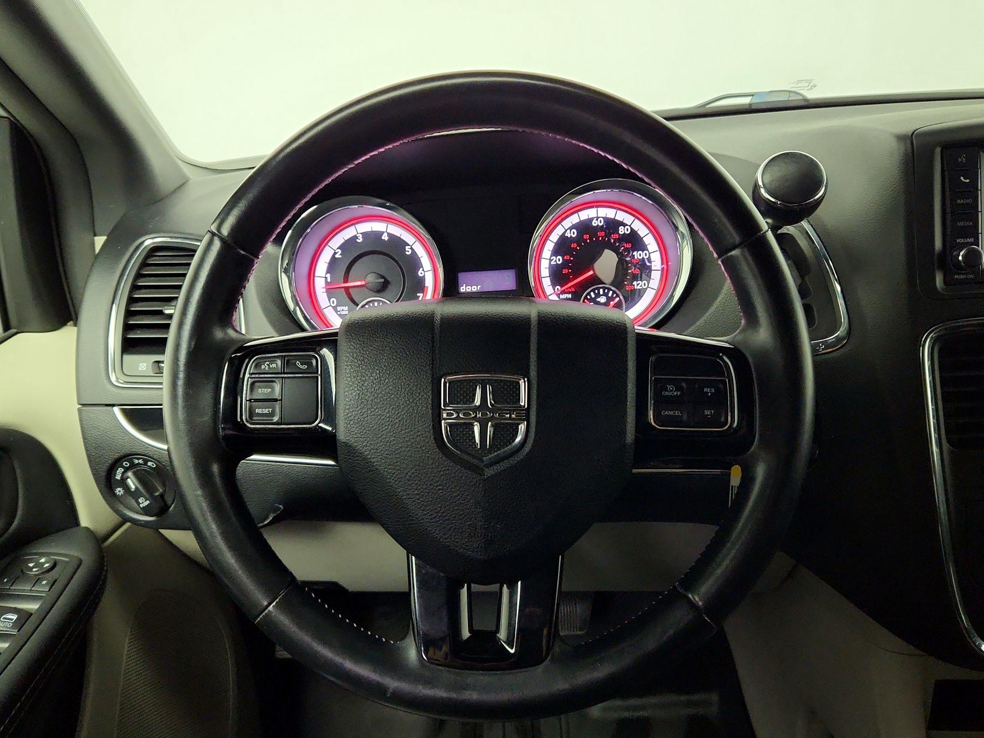 Thumbnail: 2019 Dodge Grand Caravan - 10