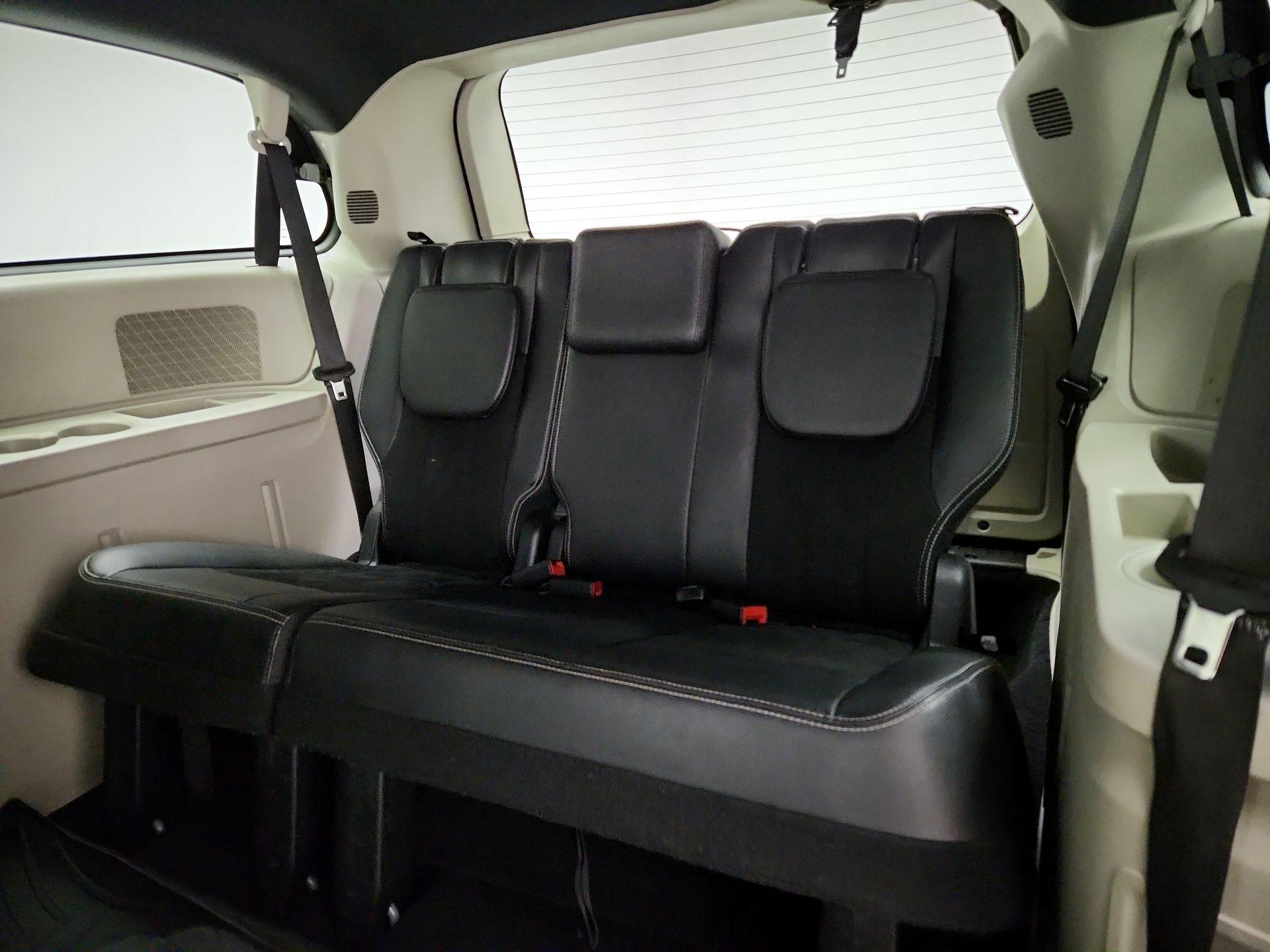 Thumbnail: 2019 Dodge Grand Caravan - 19
