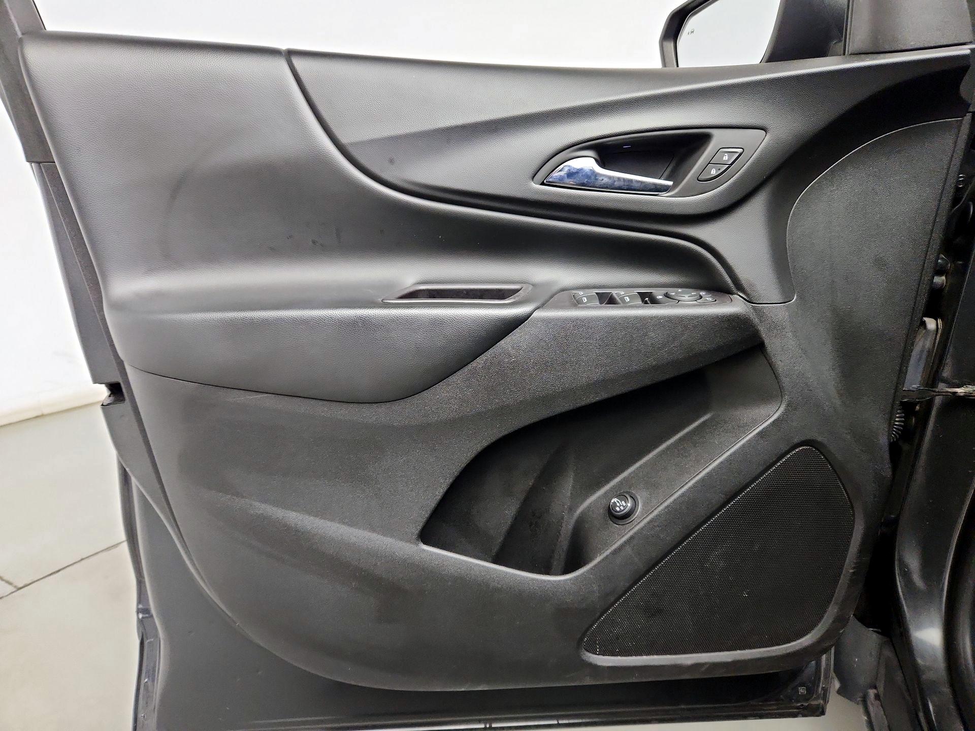 Thumbnail: 2018 Chevrolet Equinox - 12