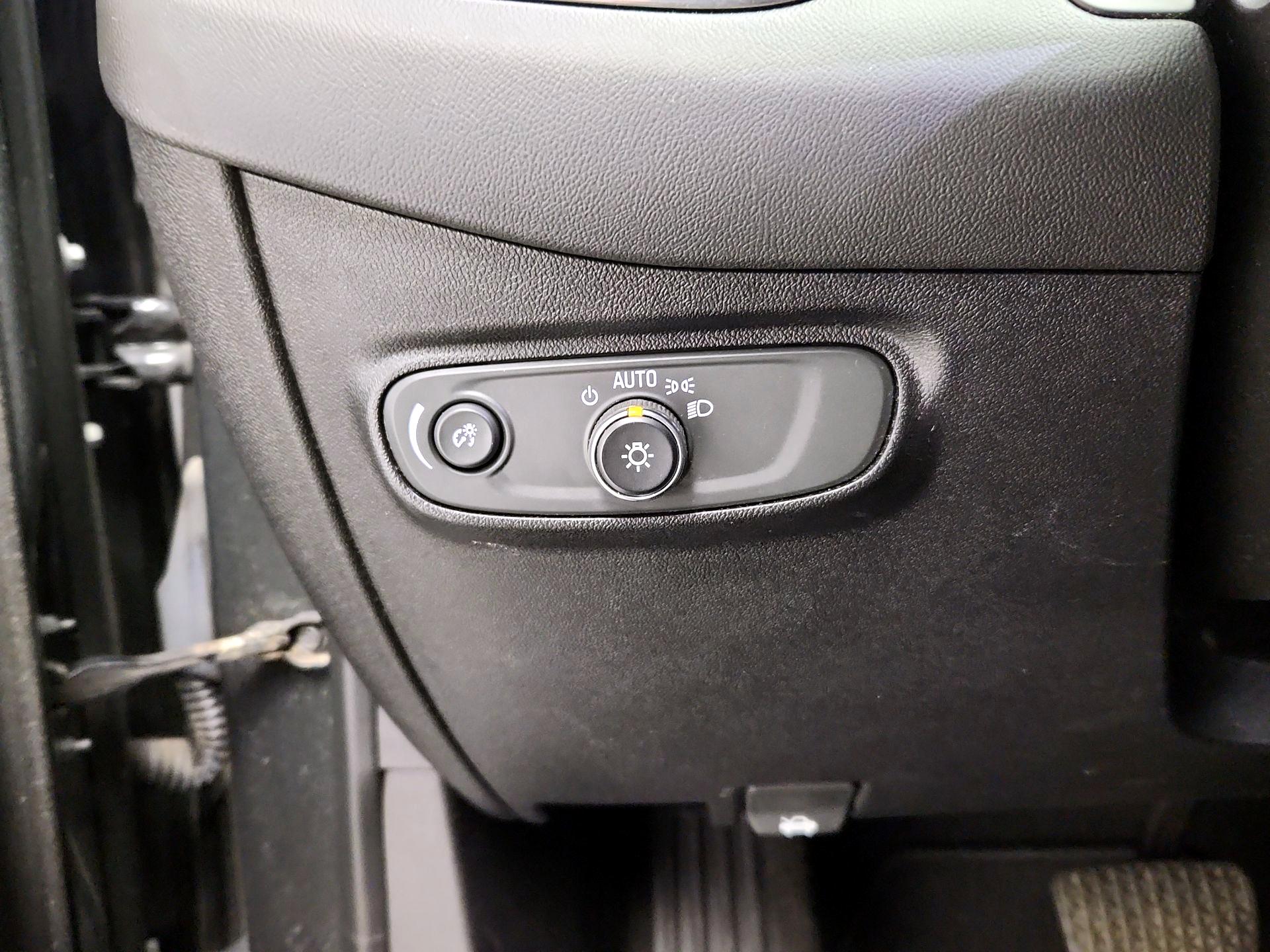 Thumbnail: 2018 Chevrolet Equinox - 13