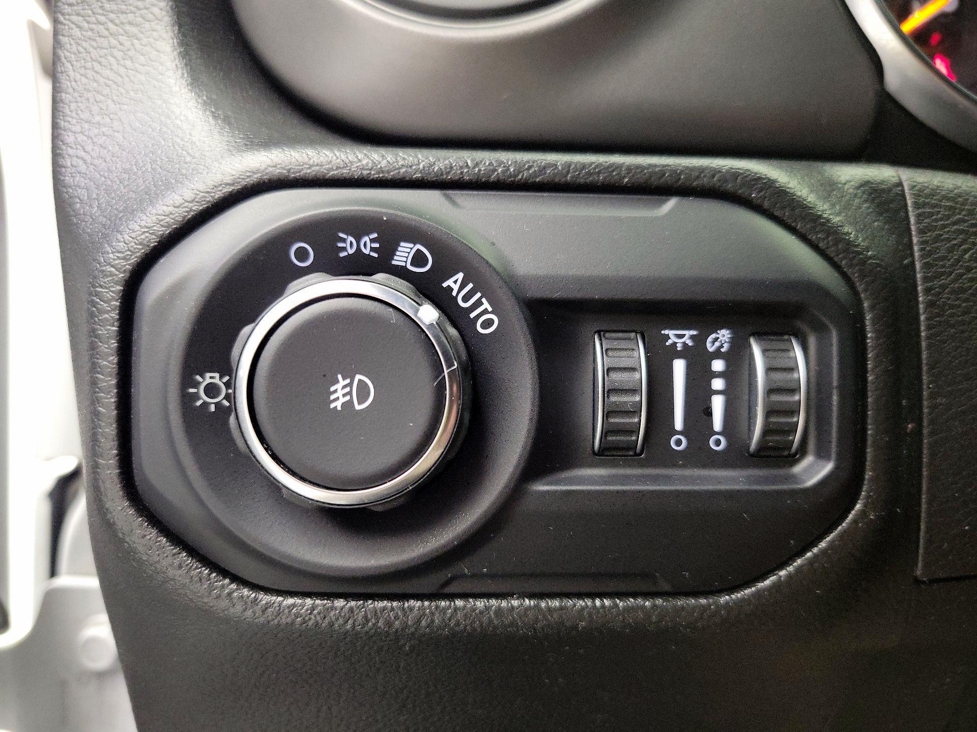Thumbnail: 2022 Jeep Wrangler - 13