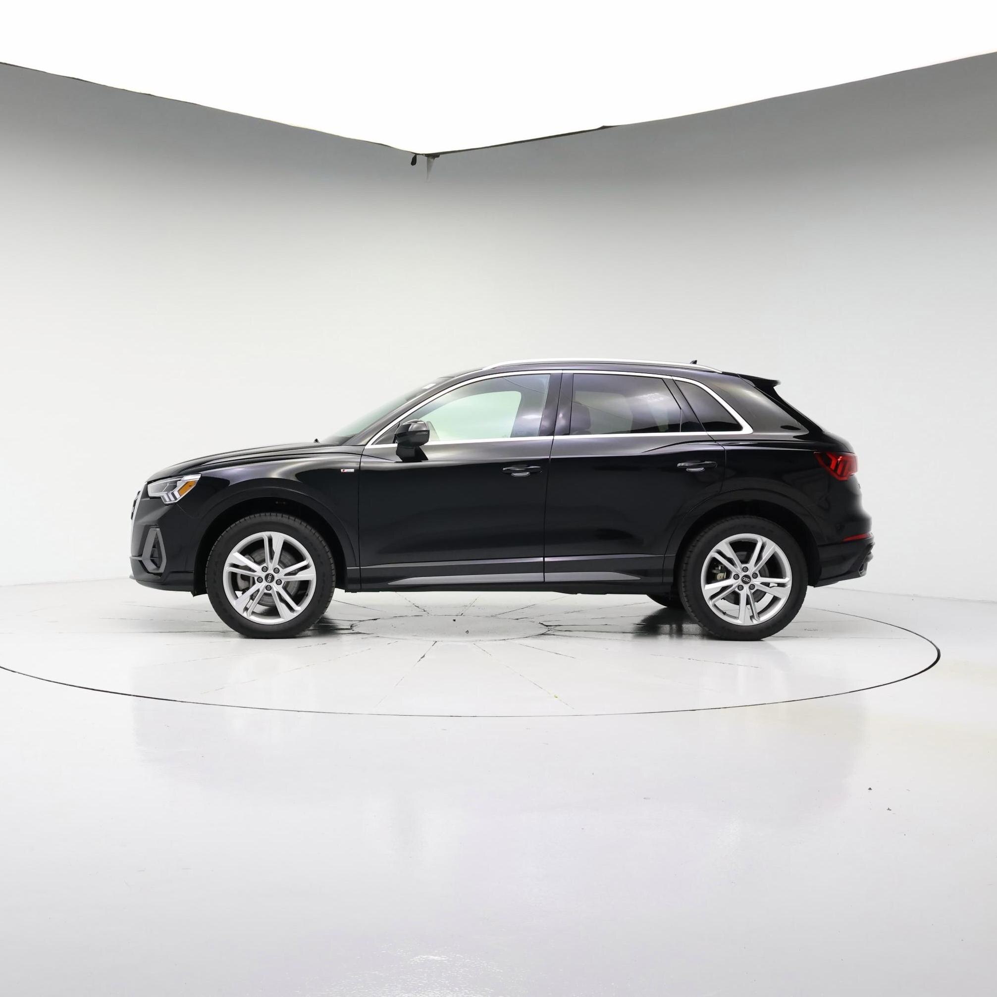 Thumbnail: 2022 Audi Q3 - 3