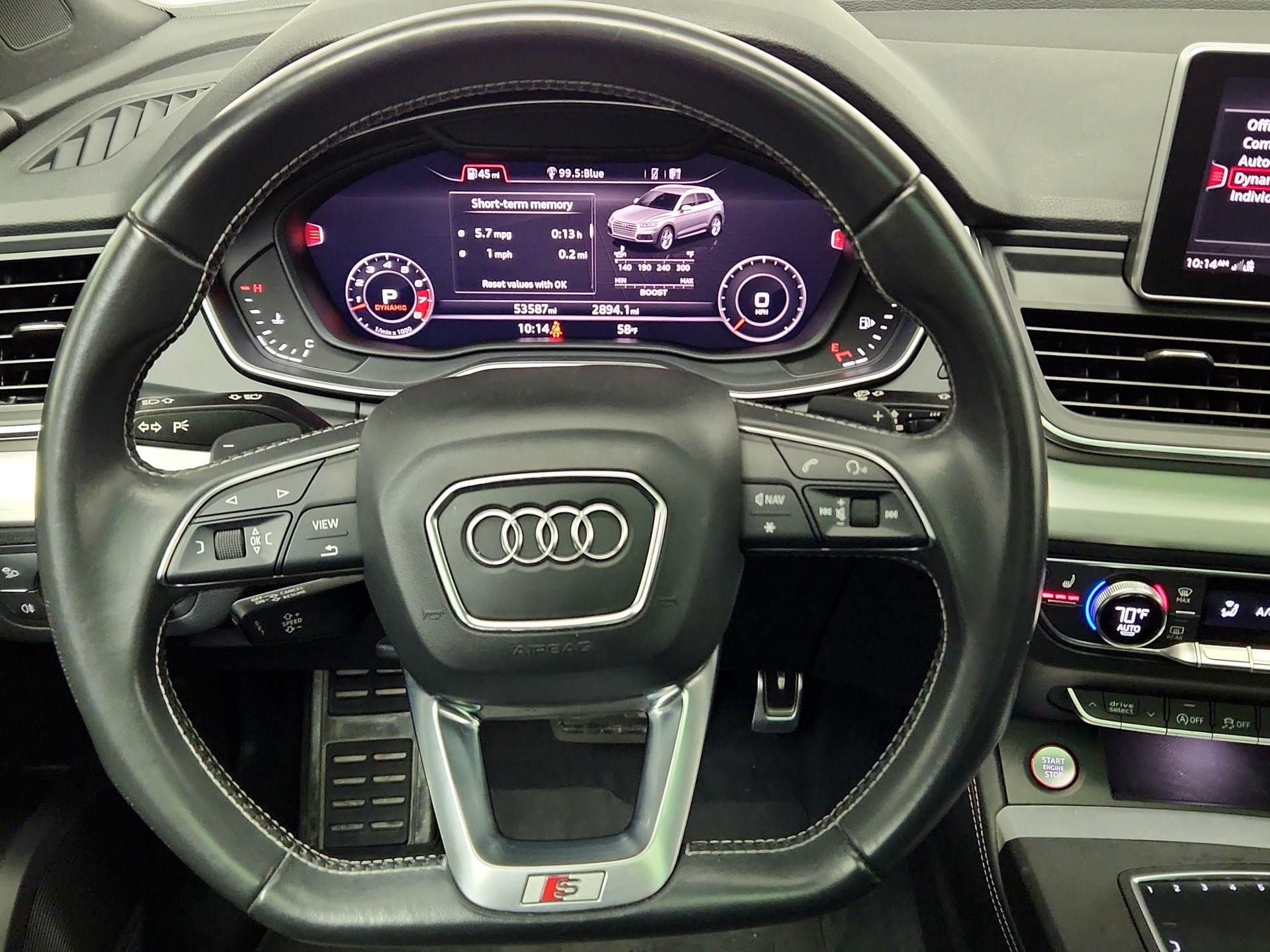 Thumbnail: 2020 Audi SQ5 - 10