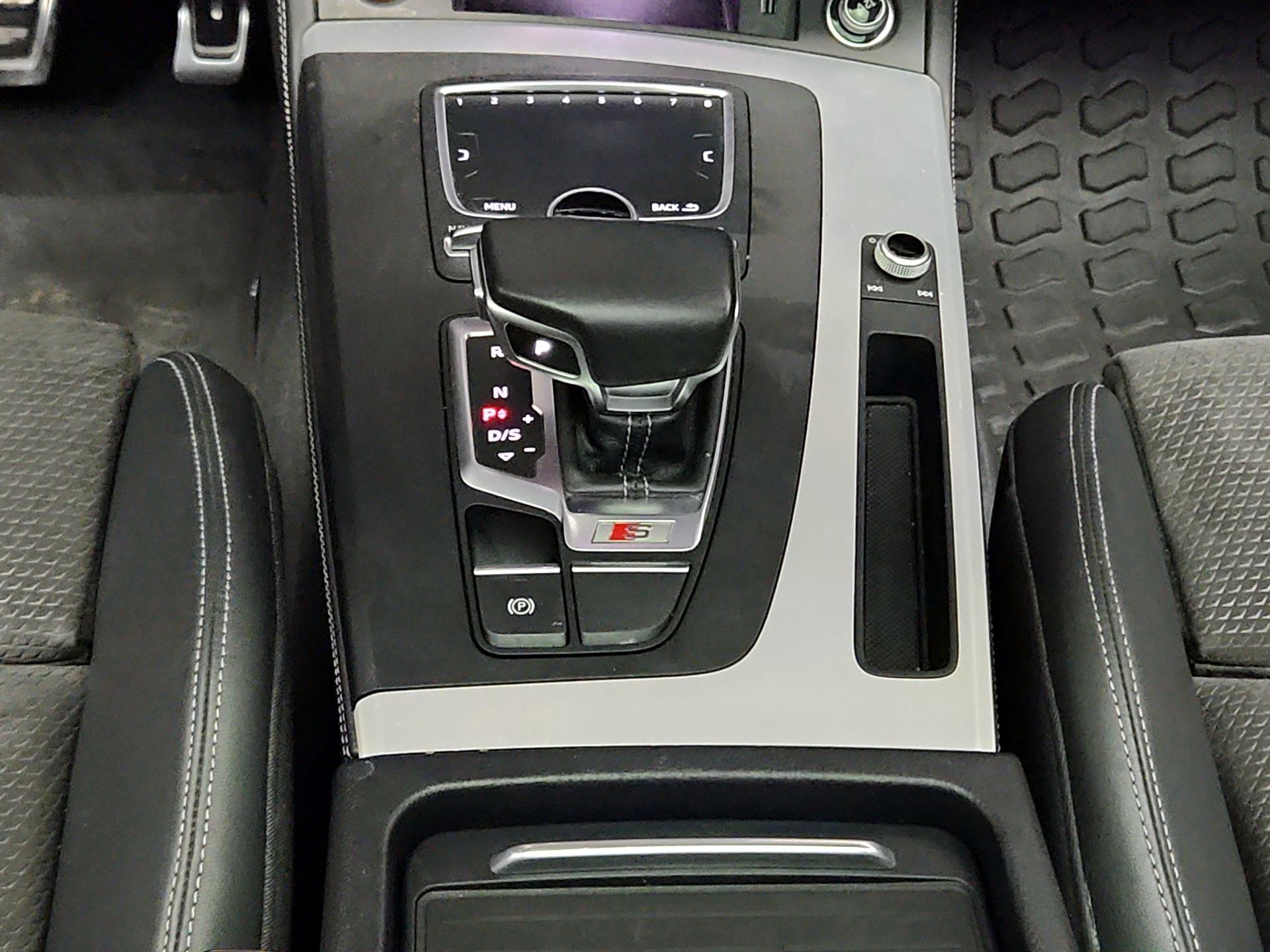 Thumbnail: 2020 Audi SQ5 - 17