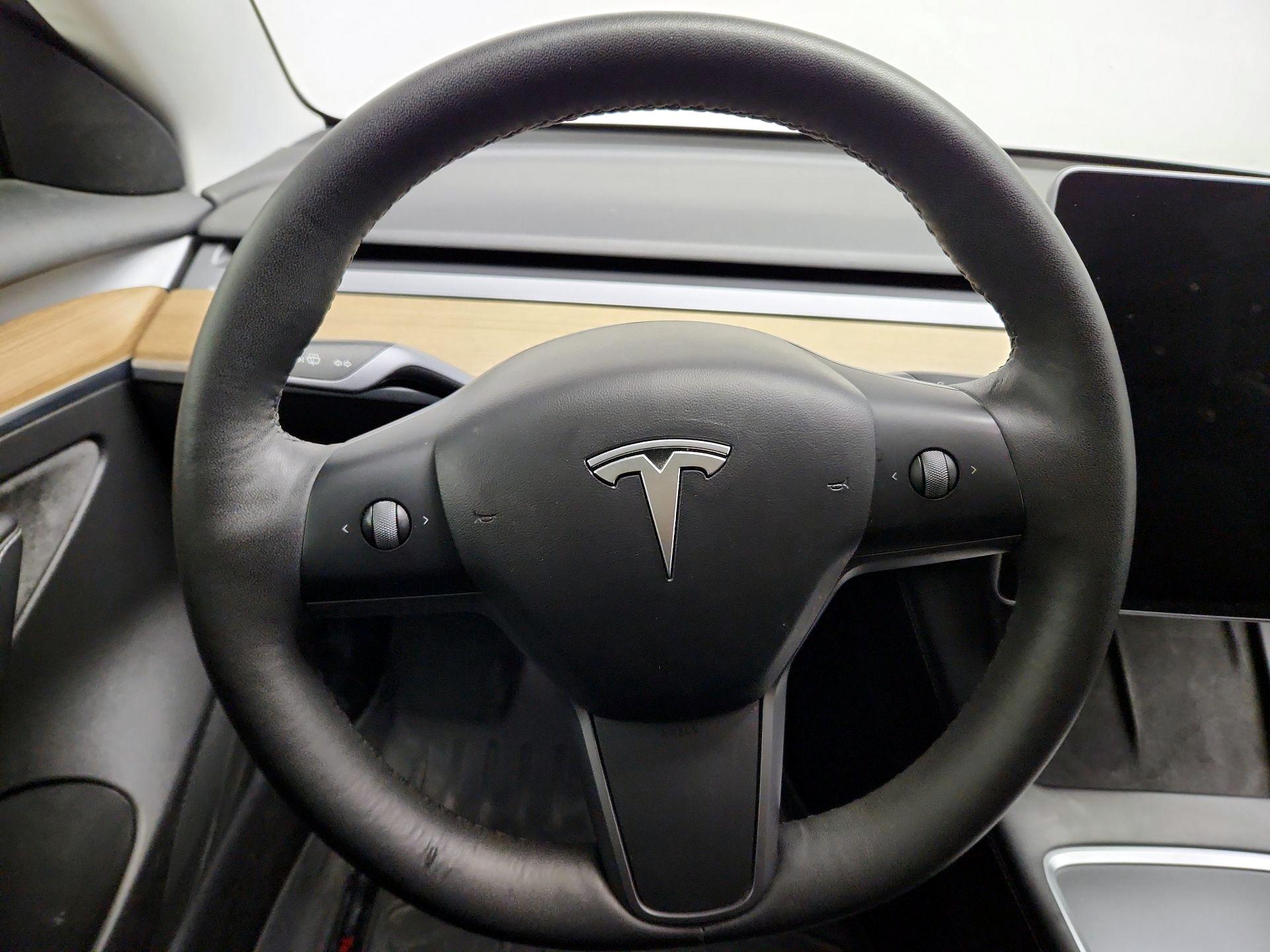 Thumbnail: 2021 Tesla Model 3 - 10