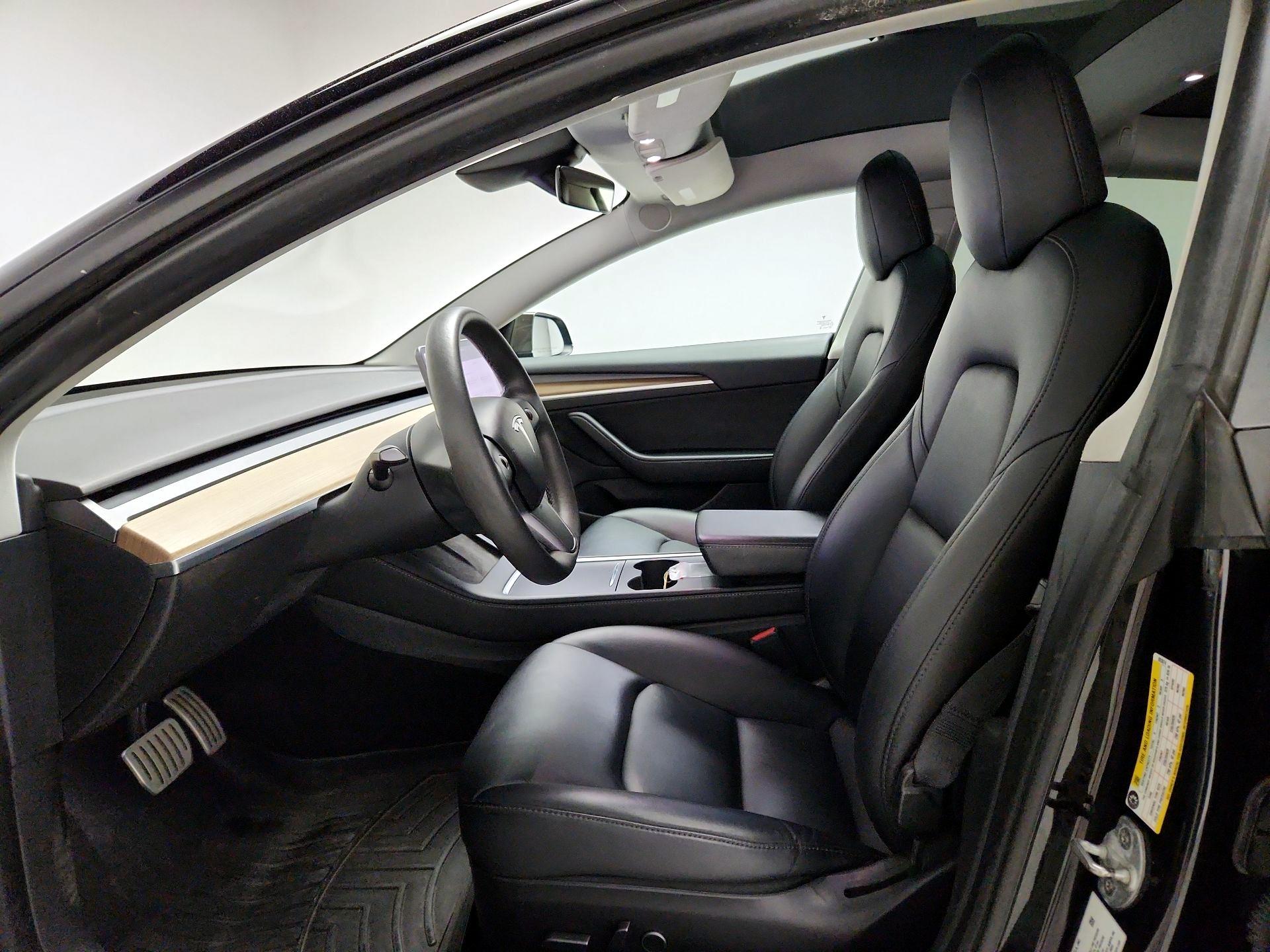 Thumbnail: 2021 Tesla Model 3 - 11