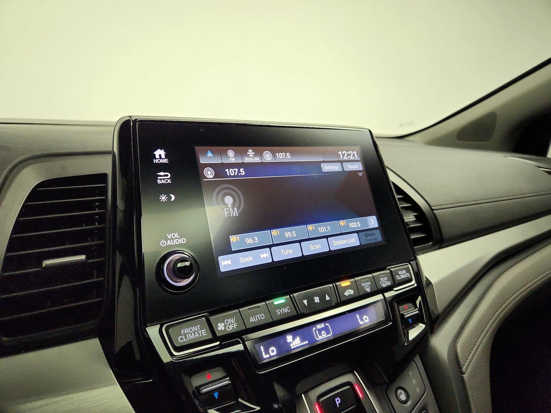 Thumbnail: 2019 Honda Odyssey - 15