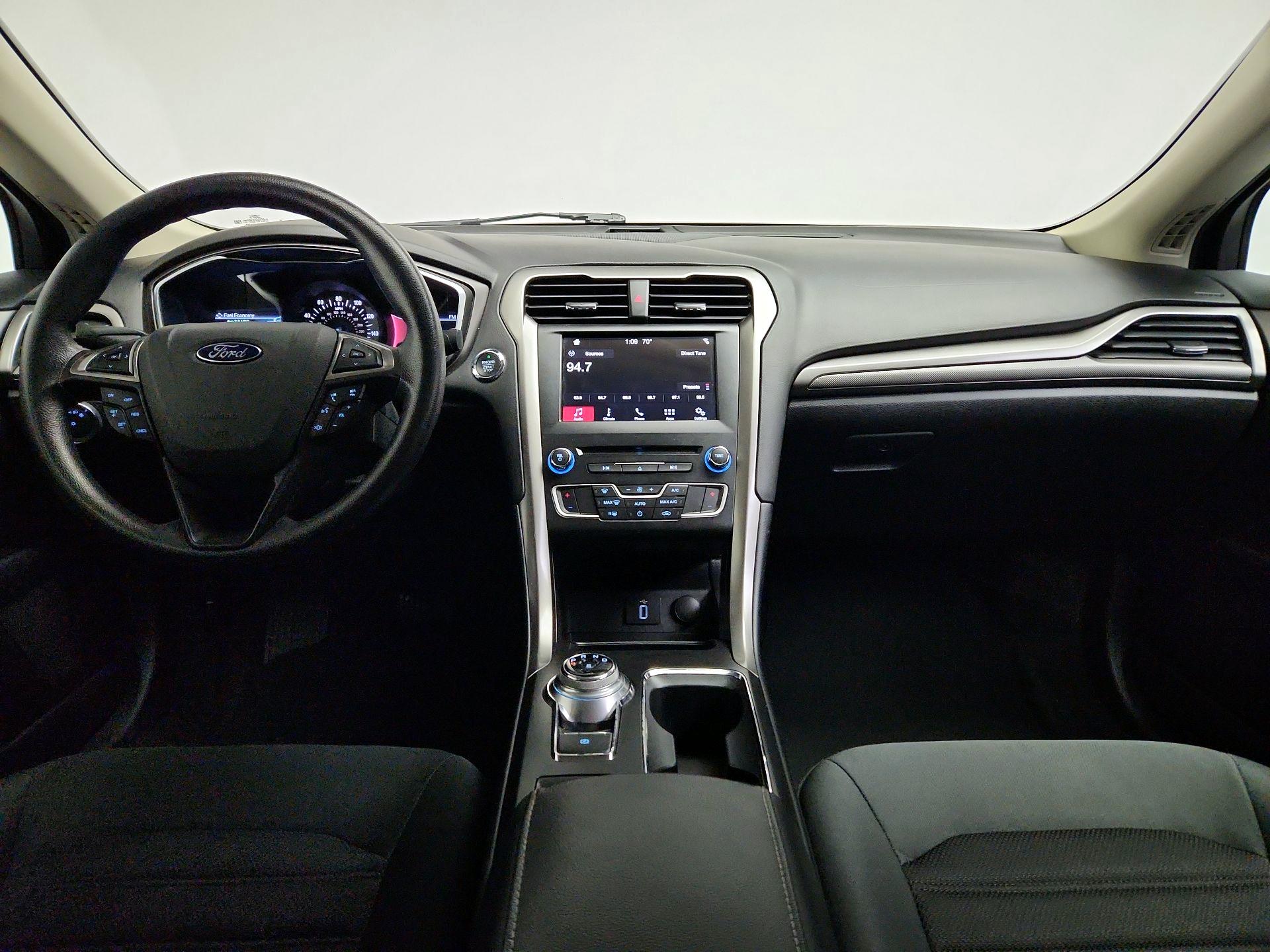 Thumbnail: 2017 Ford Fusion - 9
