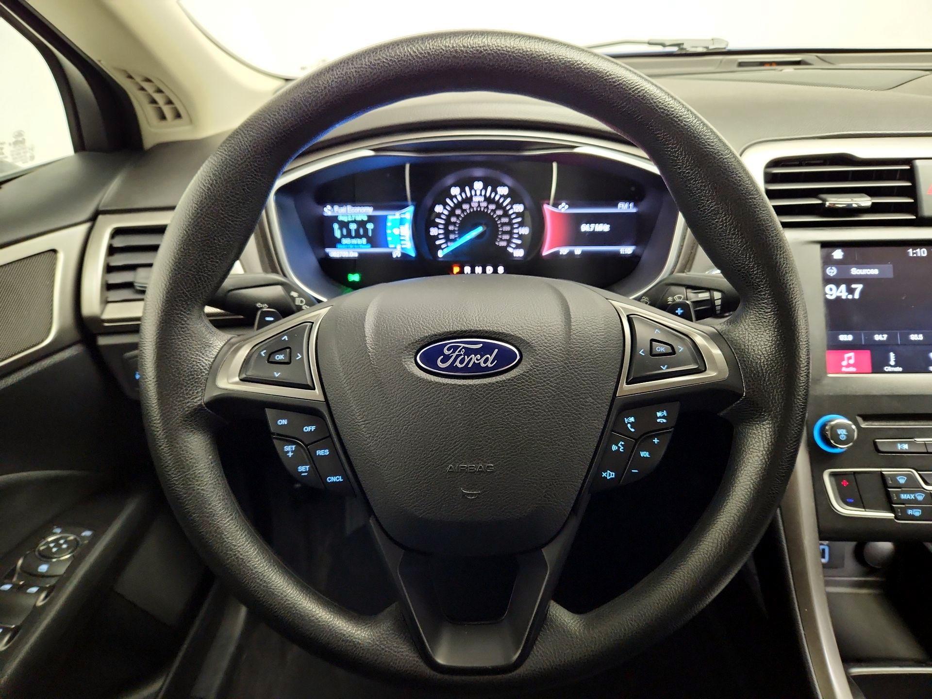 Thumbnail: 2017 Ford Fusion - 10