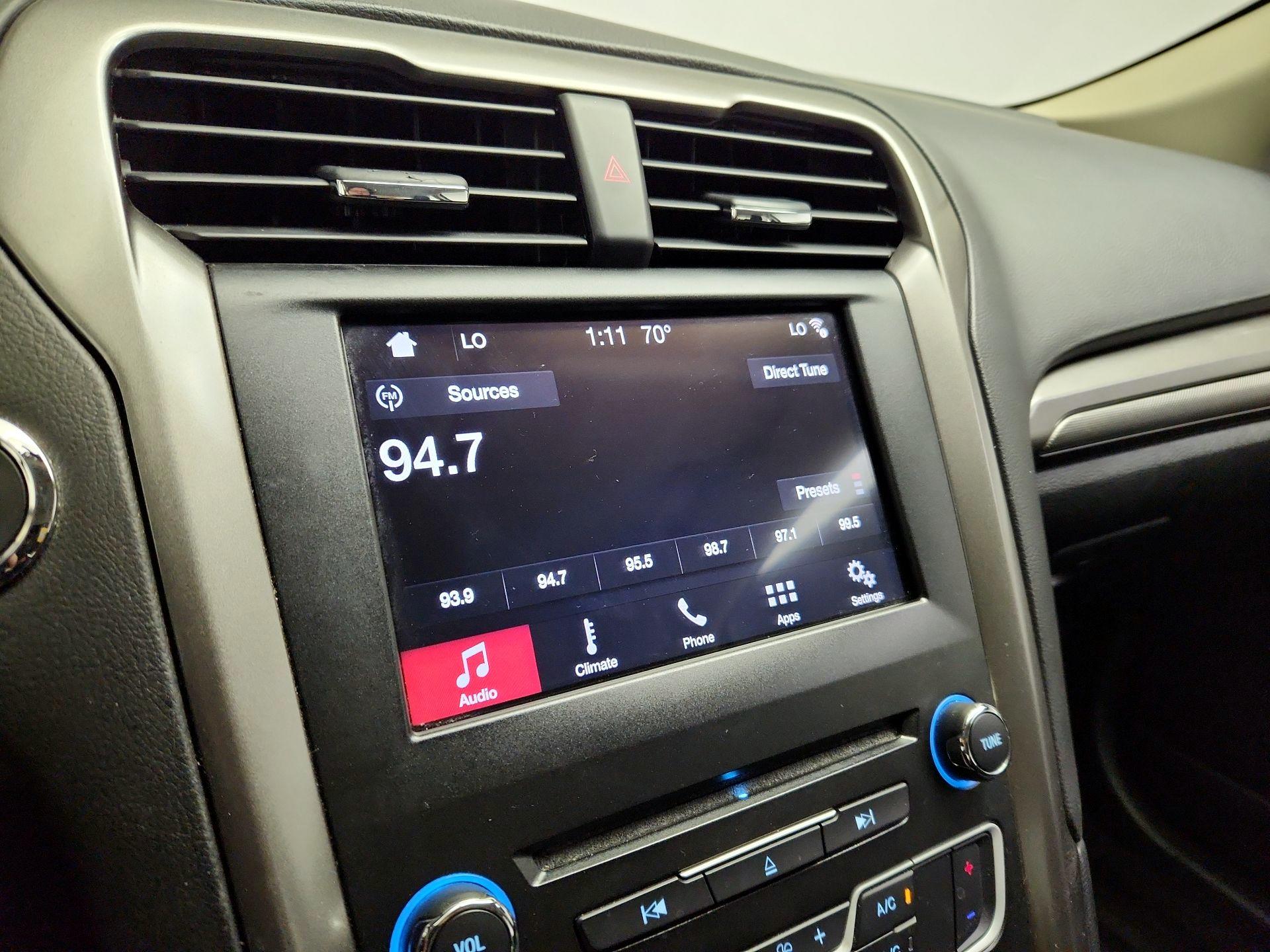 Thumbnail: 2017 Ford Fusion - 15
