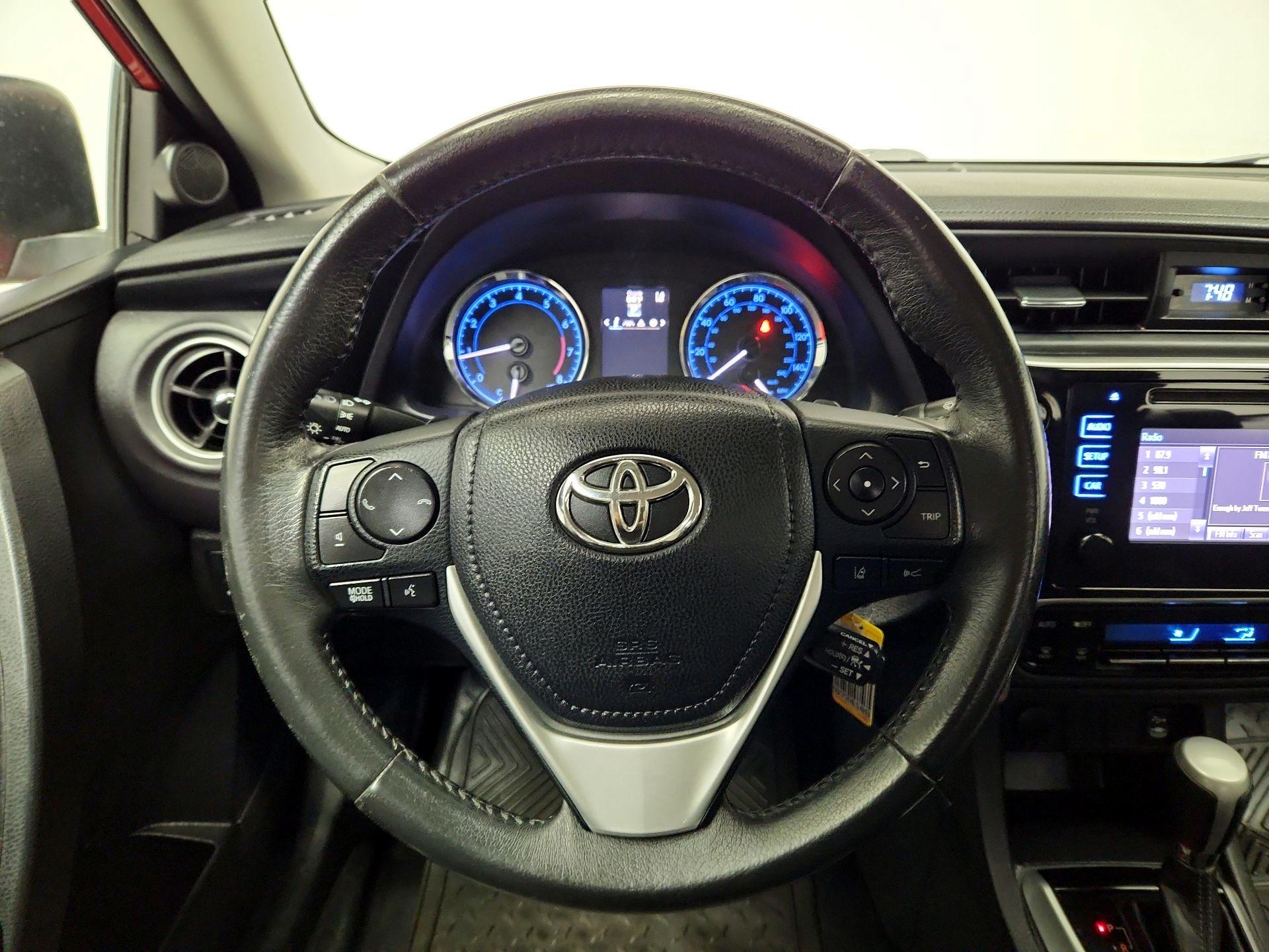 Thumbnail: 2017 Toyota Corolla - 10