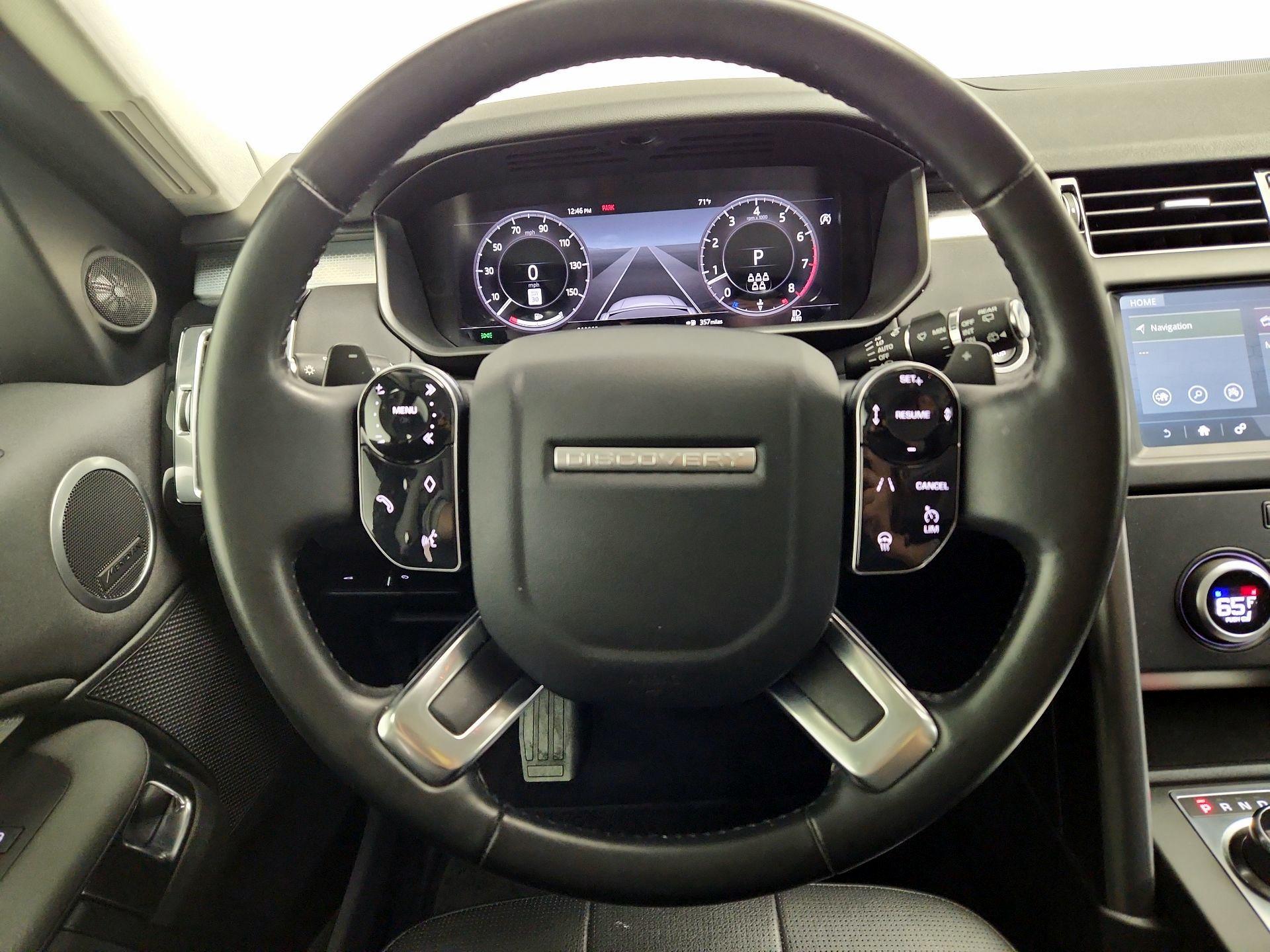 Thumbnail: 2020 Land Rover Discovery - 10