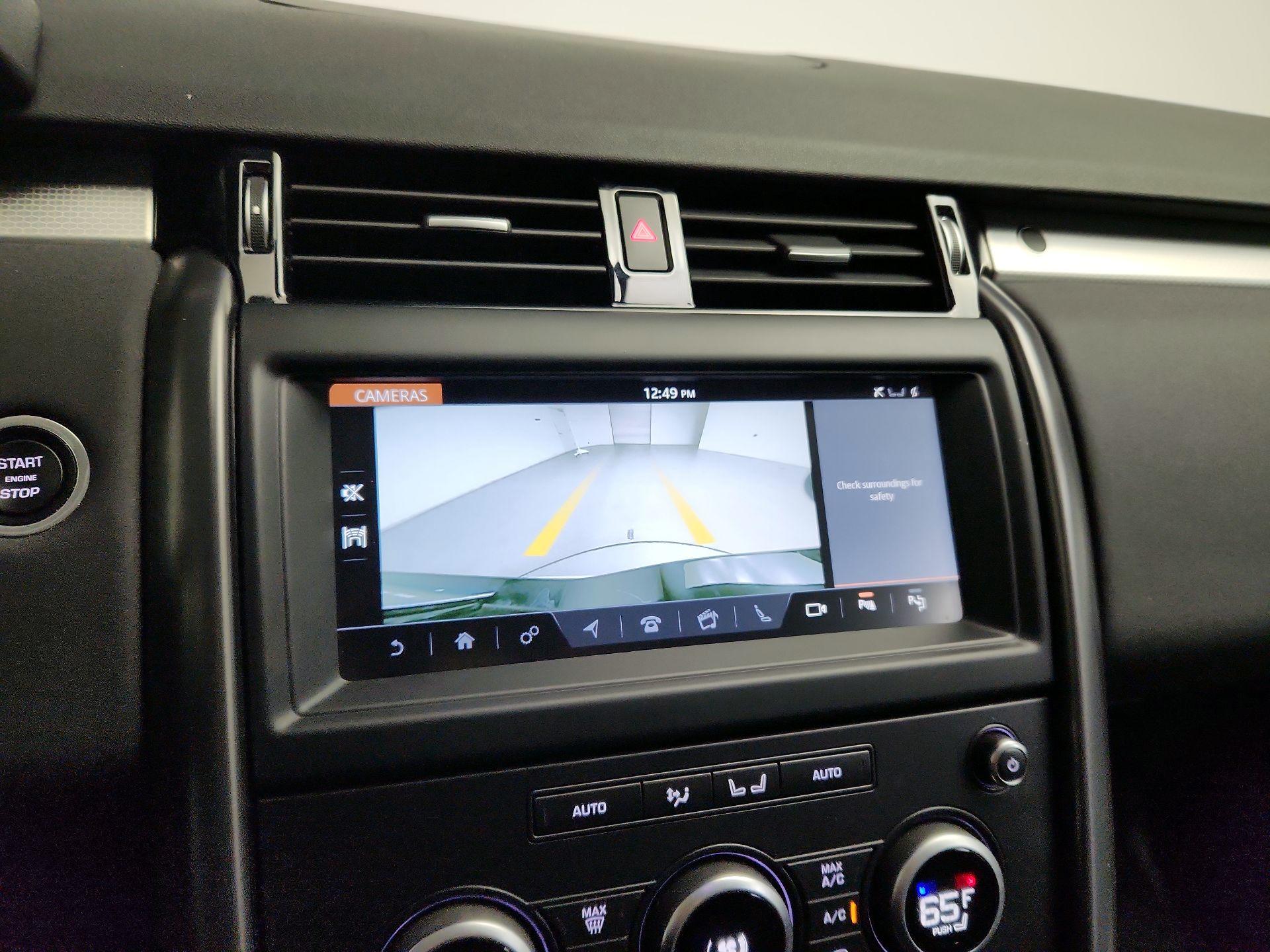 Thumbnail: 2020 Land Rover Discovery - 15
