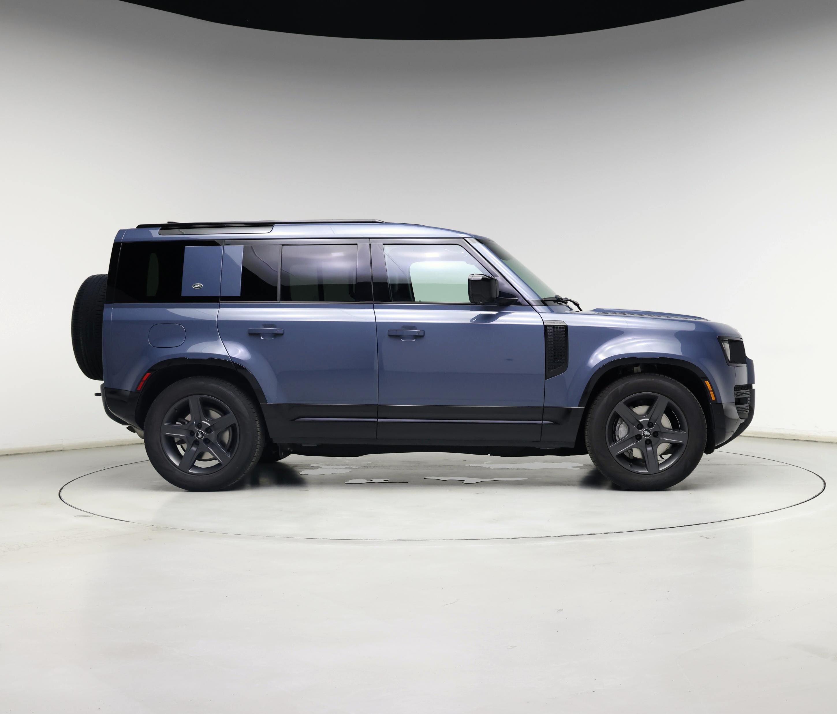Thumbnail: 2023 Land Rover Defender - 7