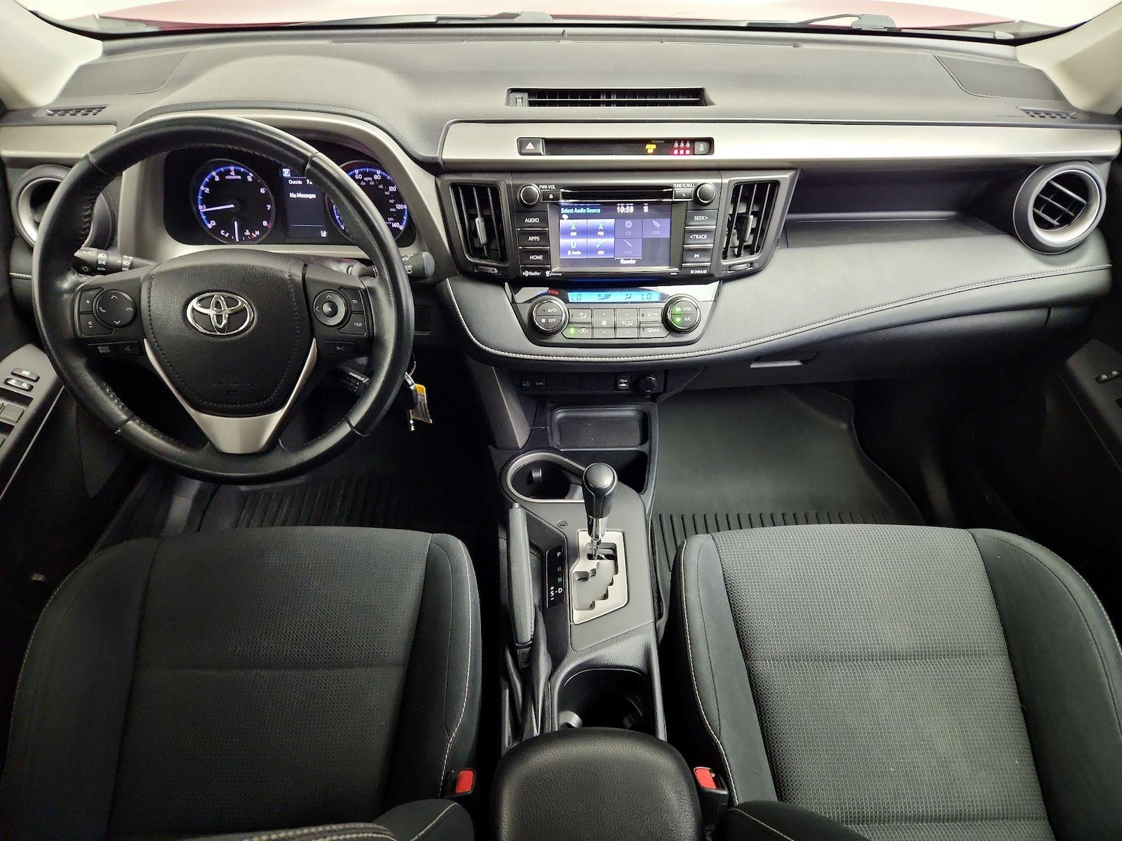 2017 Toyota RAV4 XLE - Photo 10