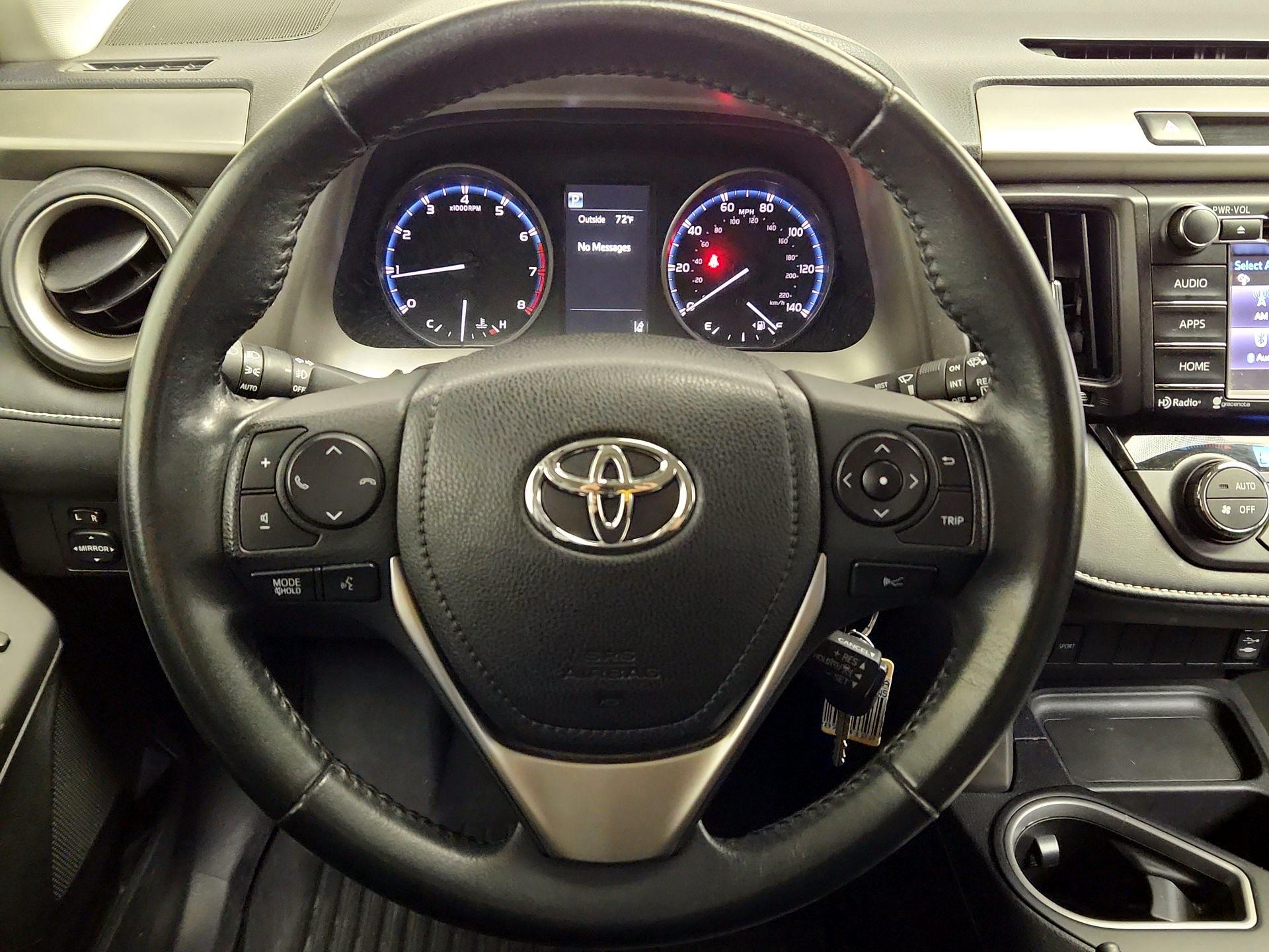 Thumbnail: 2017 Toyota RAV4 - 10