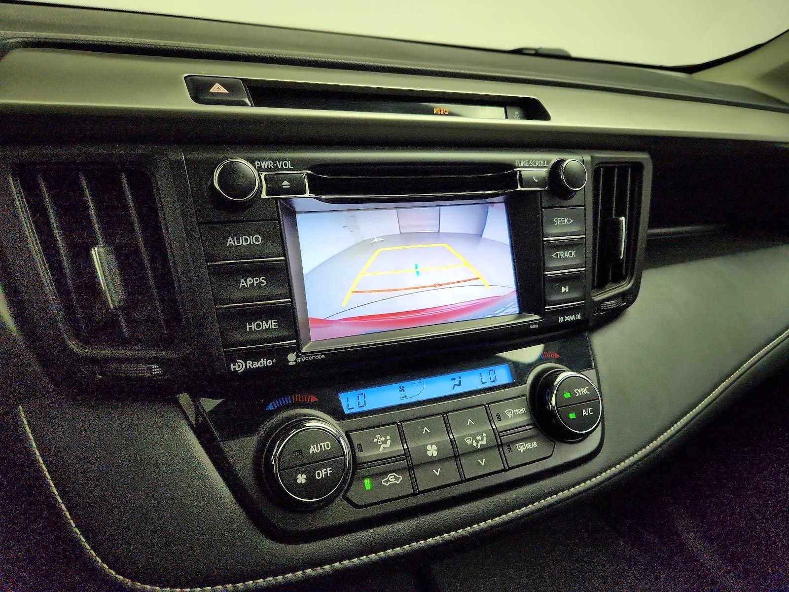 2017 Toyota RAV4 XLE - Photo 15