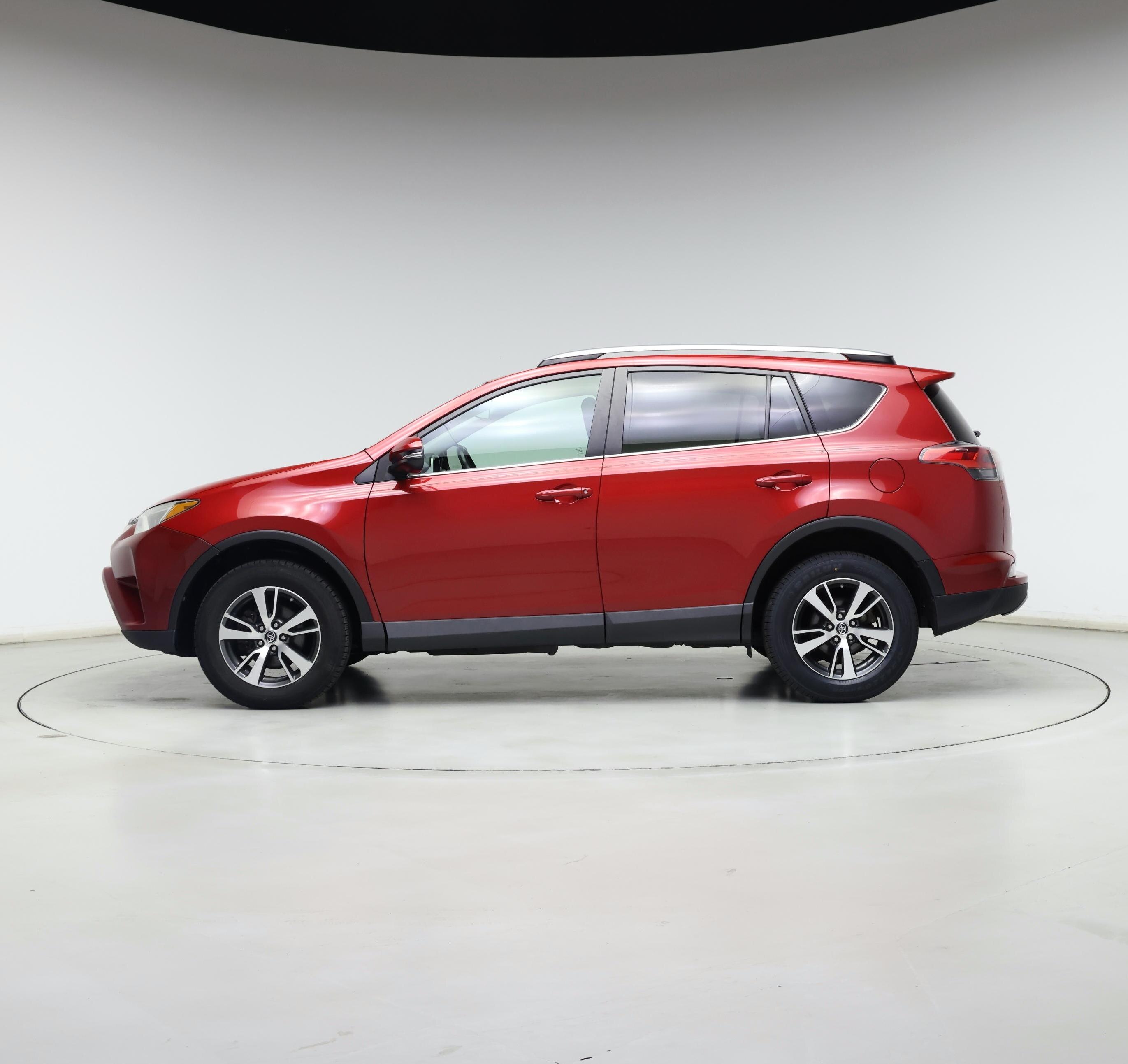 Thumbnail: 2017 Toyota RAV4 - 3