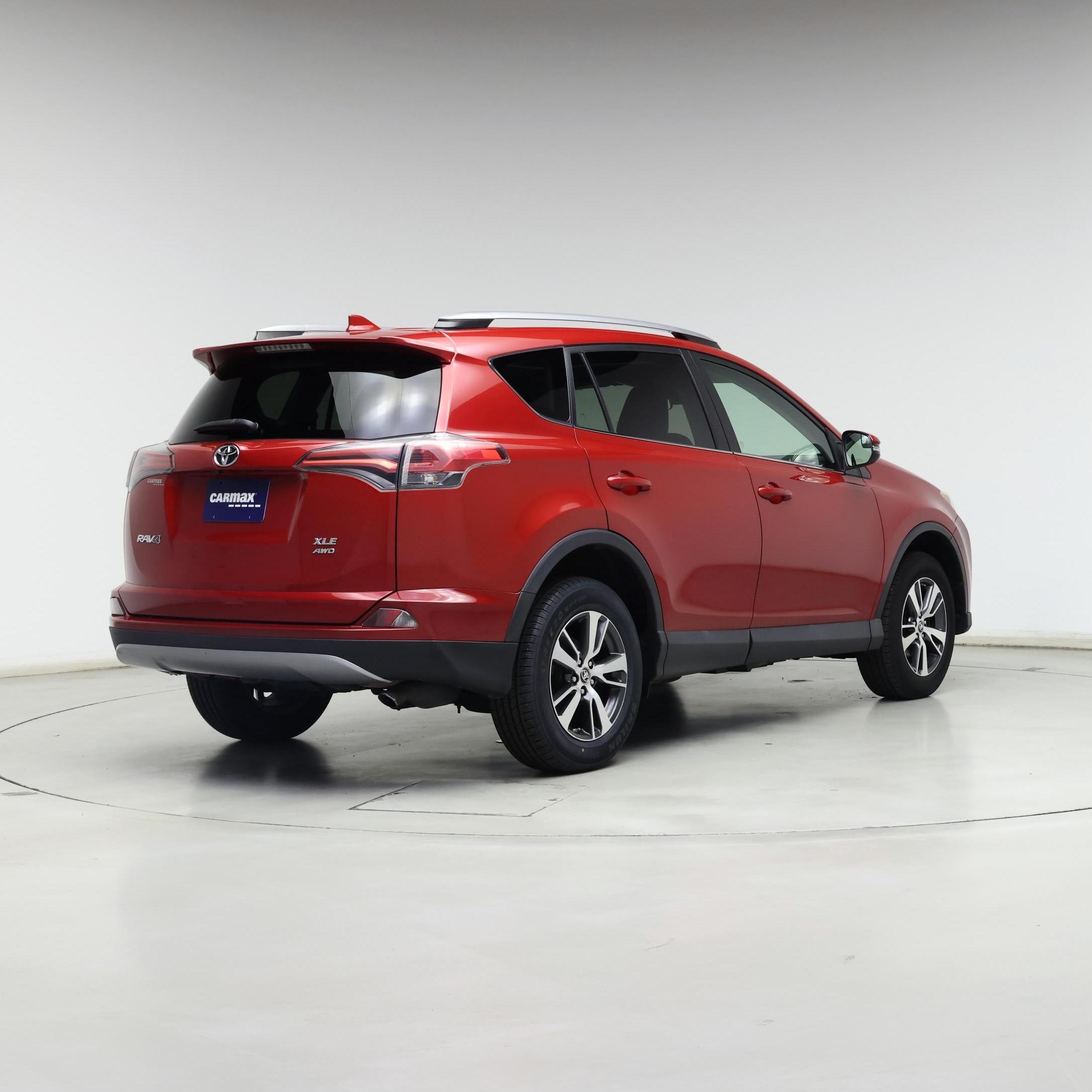 Thumbnail: 2017 Toyota RAV4 - 8