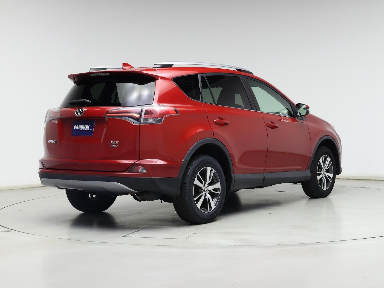 2017 Toyota RAV4 XLE - Photo 9