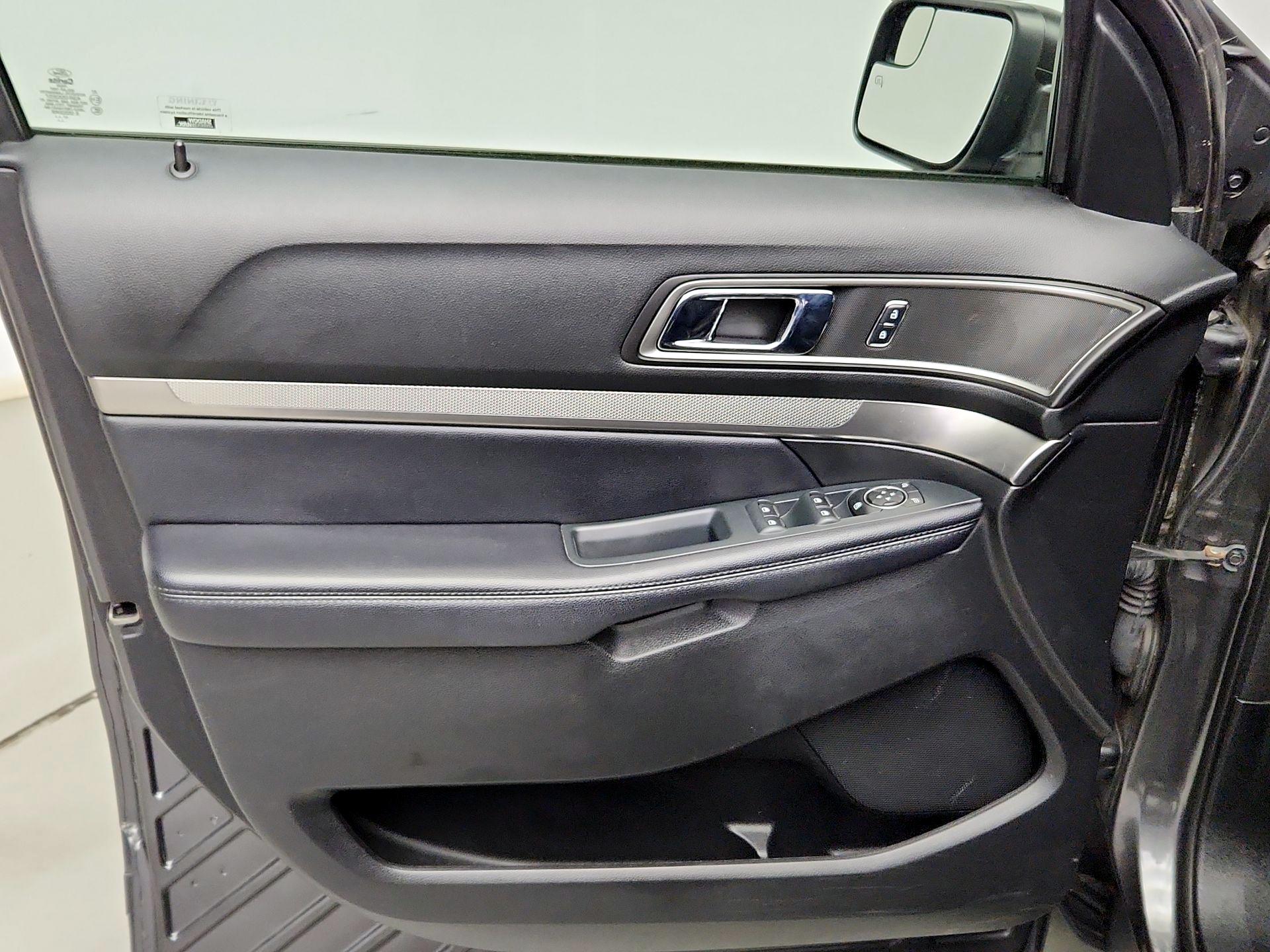 Thumbnail: 2018 Ford Explorer - 12