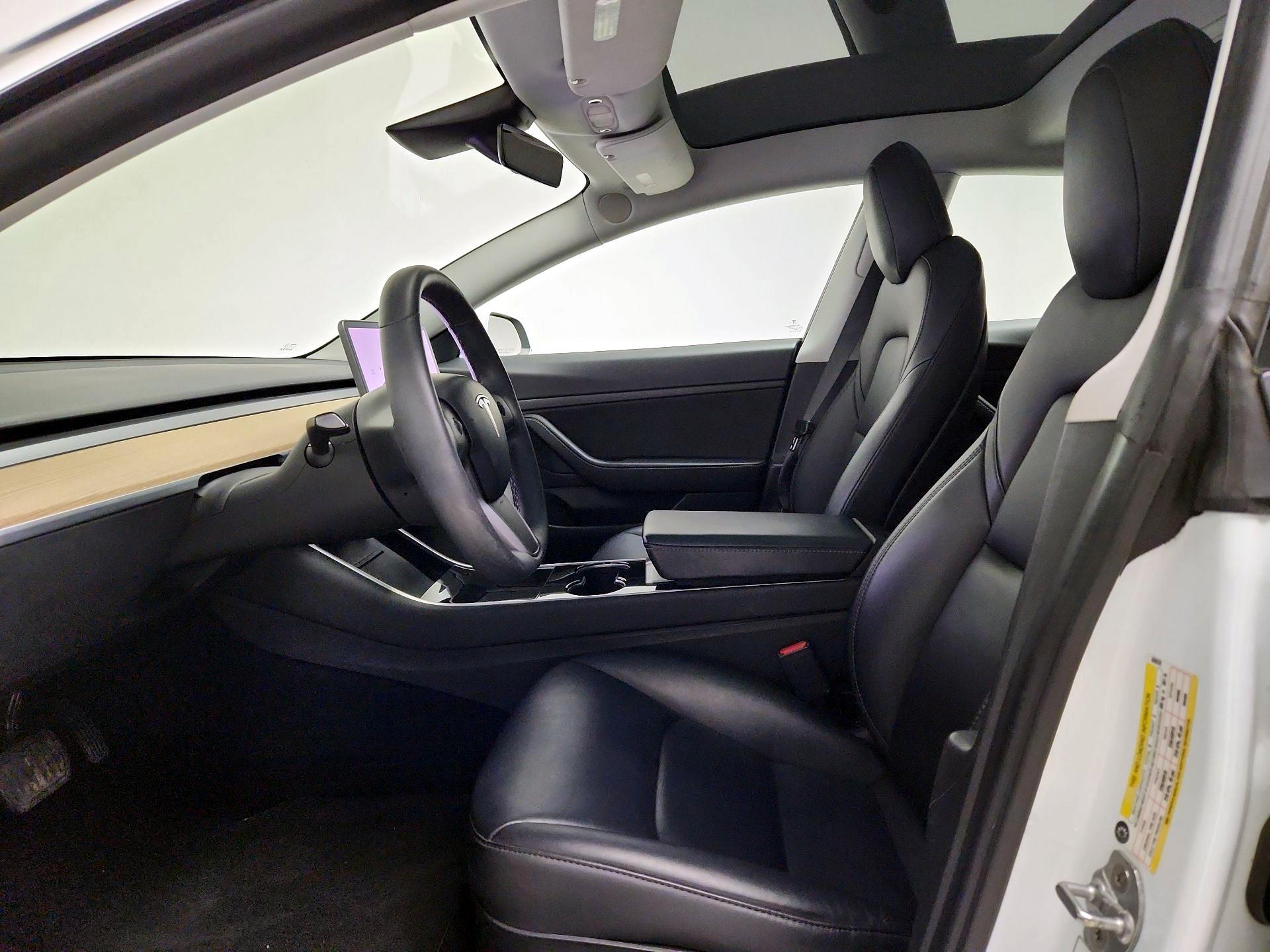 Thumbnail: 2020 Tesla Model 3 - 11
