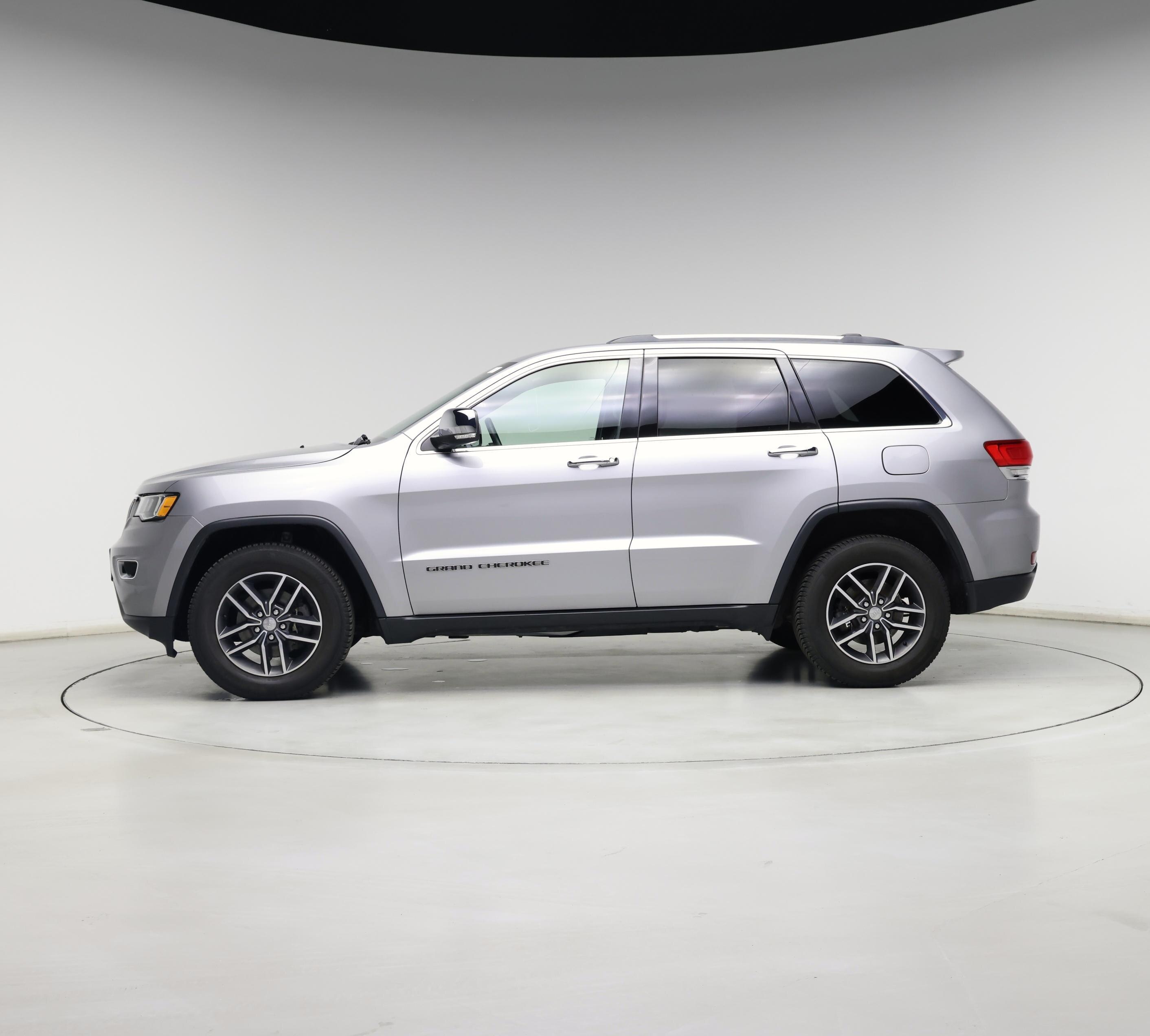 Thumbnail: 2018 Jeep Grand Cherokee - 3