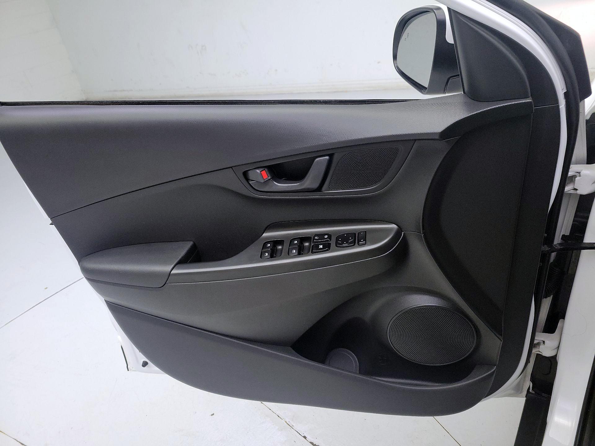 Thumbnail: 2021 Hyundai Kona - 12